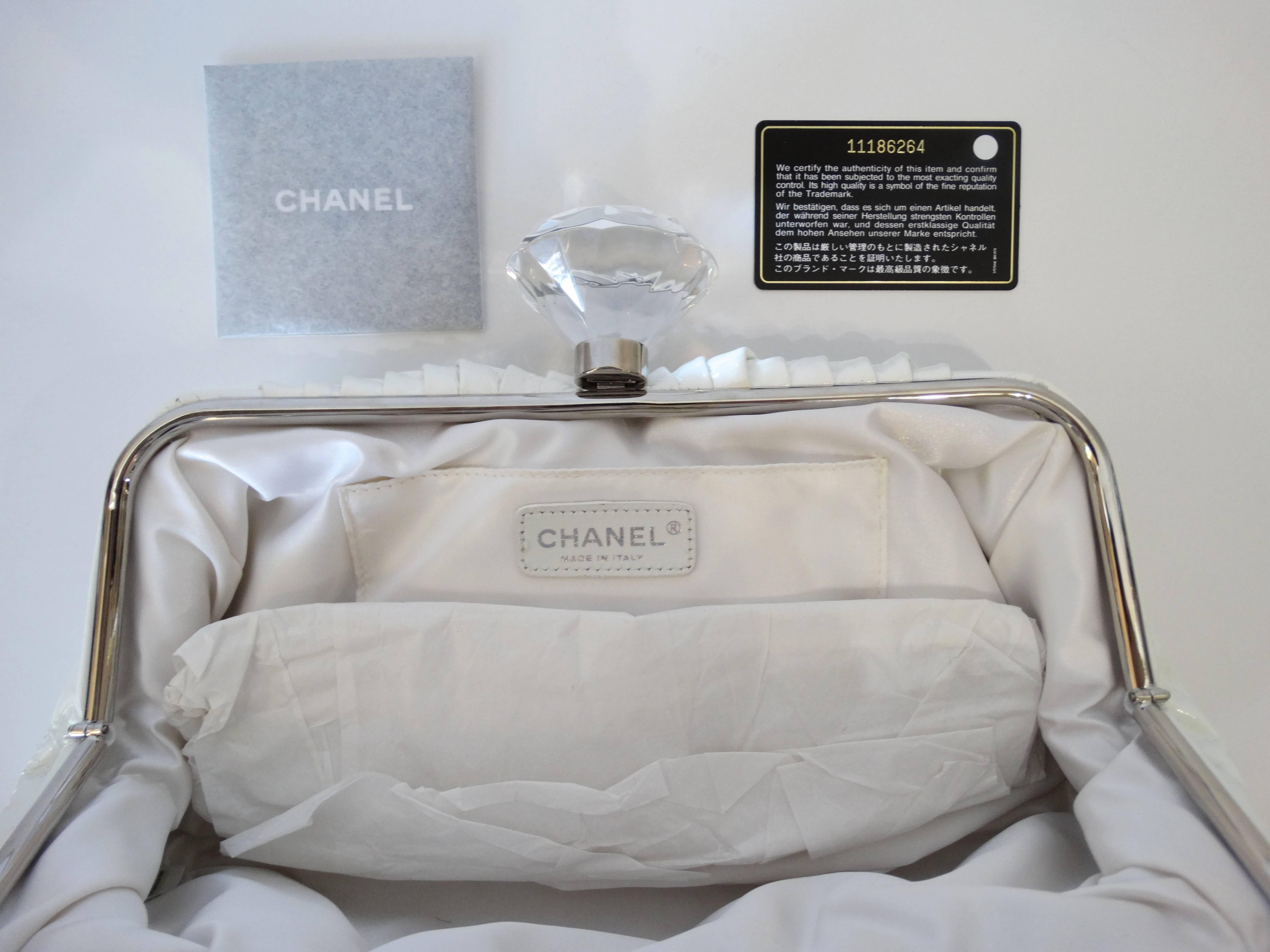 2000s Chanel Diamond Patent Leather Clutch 3