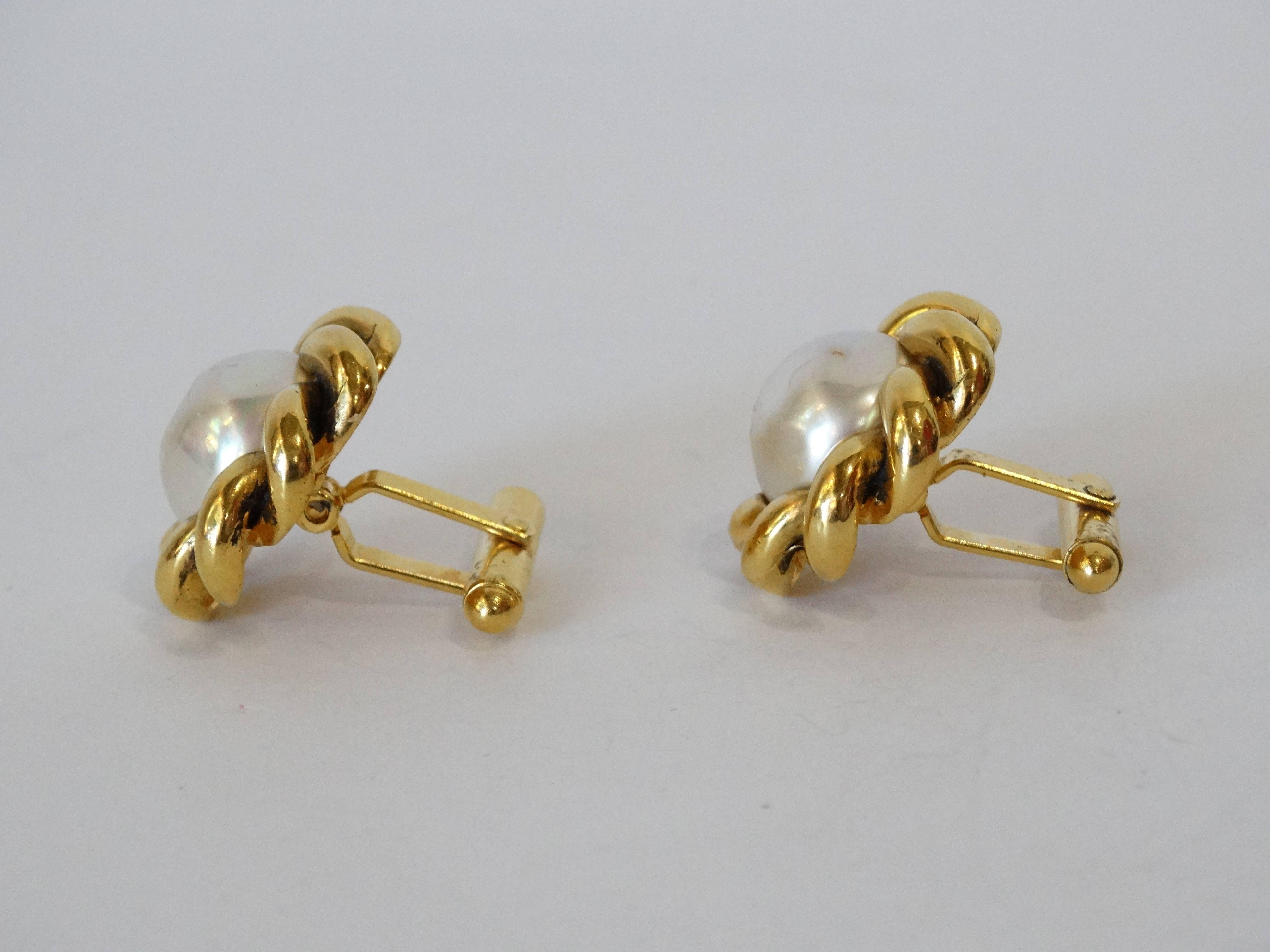 1989s Chanel Pearl Cufflinks In Excellent Condition In Scottsdale, AZ