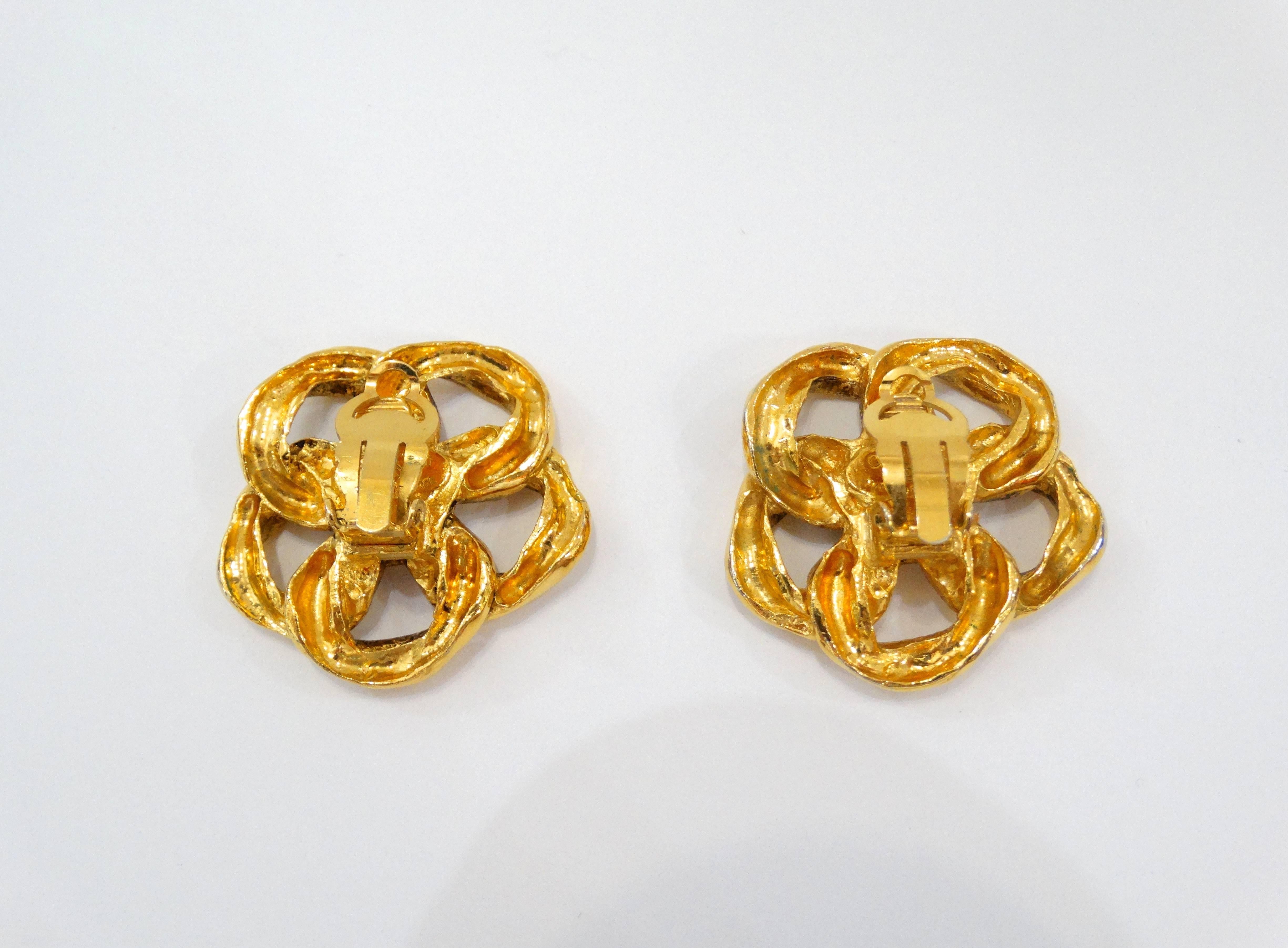 1980s Chanel Gold Chain Clip On Earrings In Excellent Condition In Scottsdale, AZ