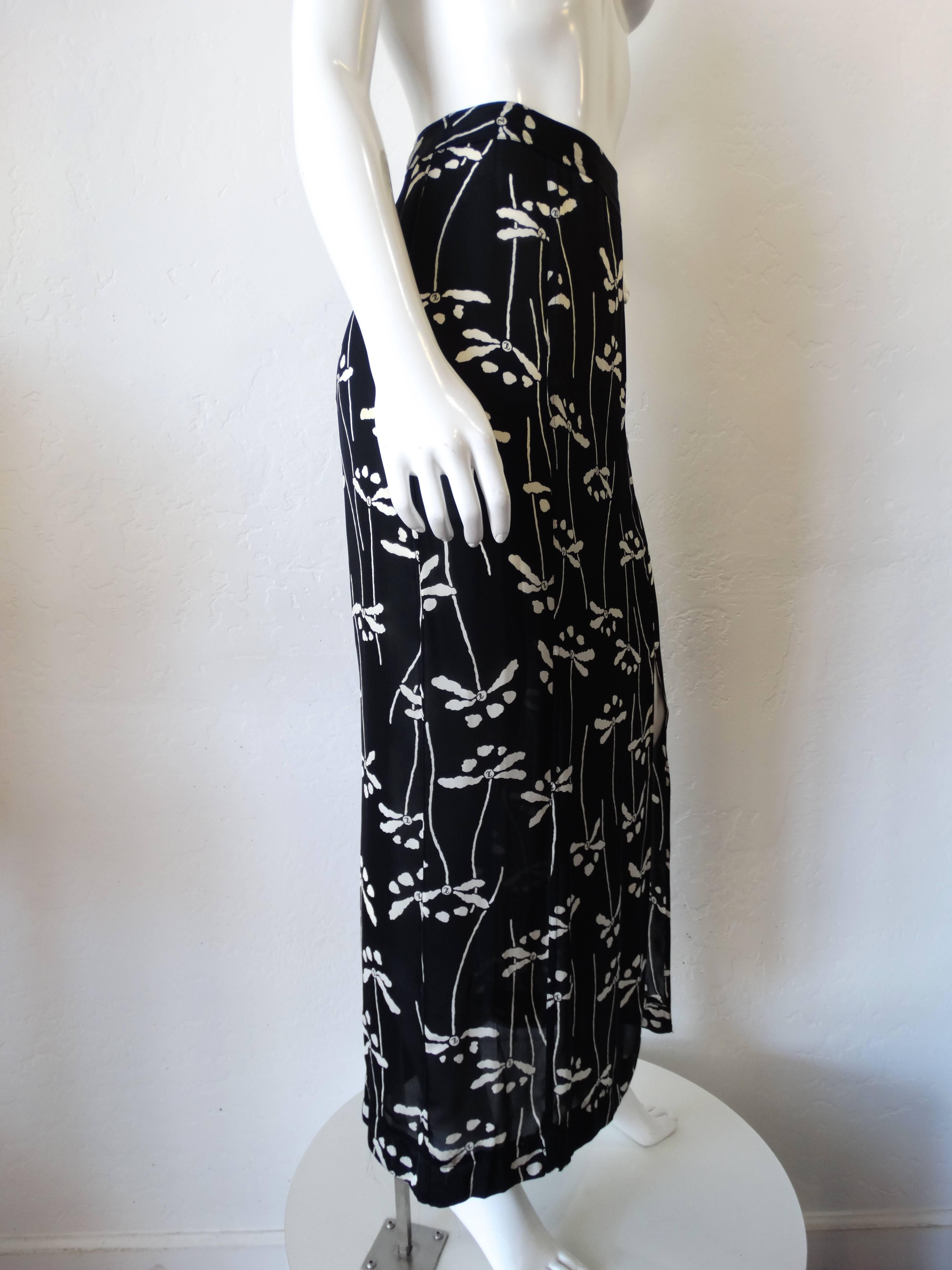 Women's Rare 1990s Chanel Black and White Floral Skirt