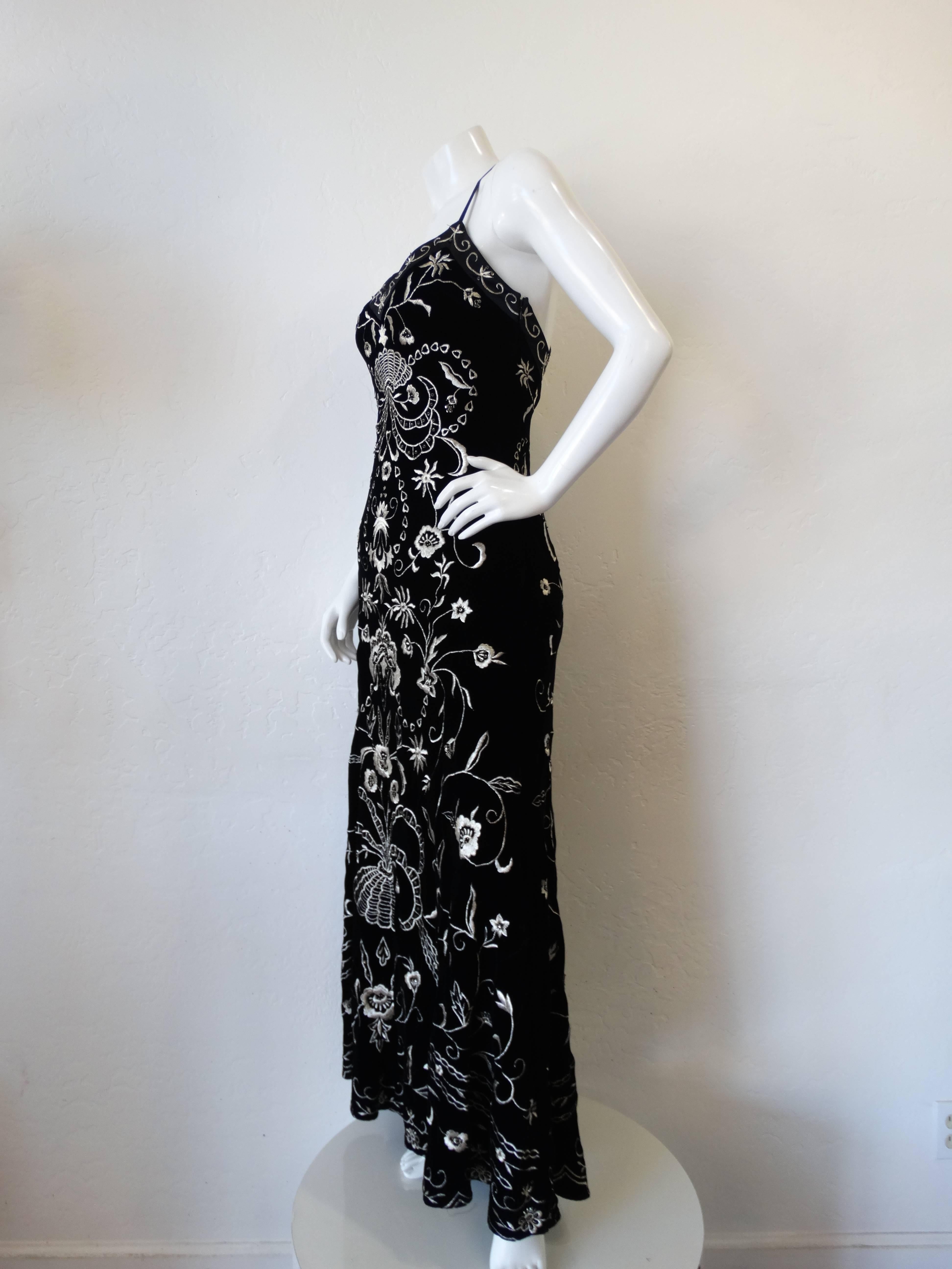 1990s Velvet Embroidered Maxi Gown In Excellent Condition In Scottsdale, AZ