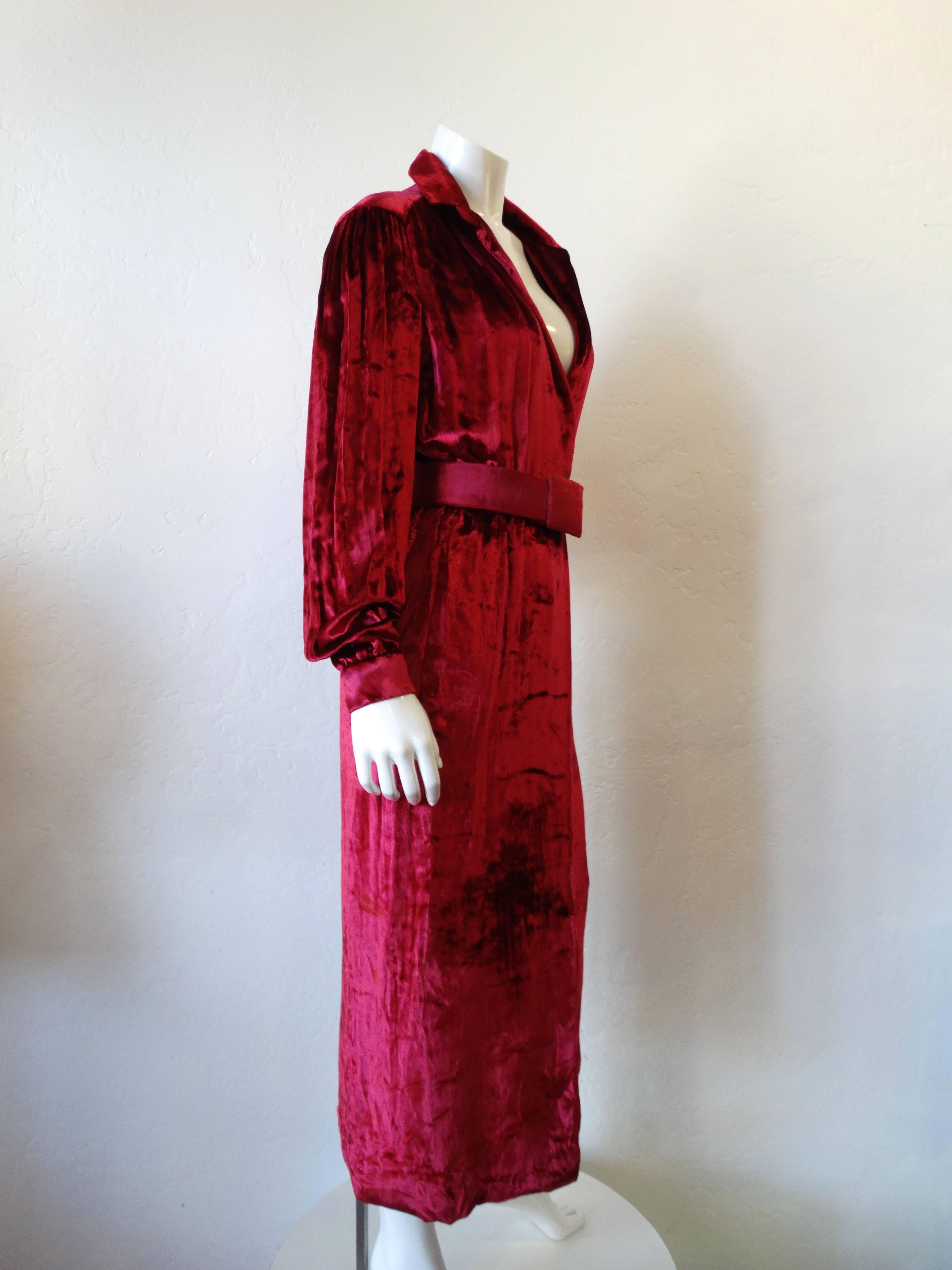 1980's William Travilla Crushed Velvet Dress  In Excellent Condition For Sale In Scottsdale, AZ