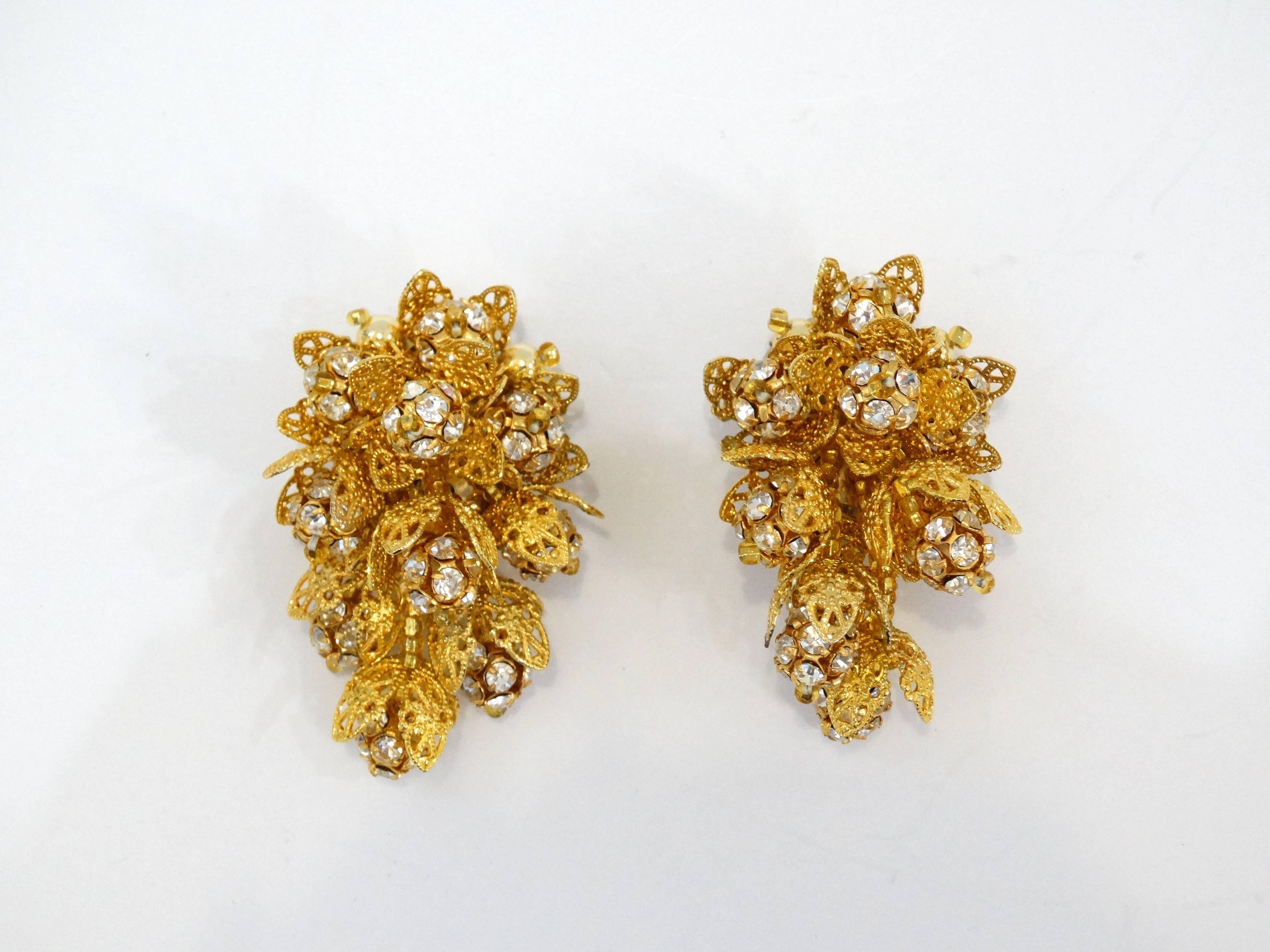 Lois Ann Cluster Clip On Earrings In Excellent Condition In Scottsdale, AZ