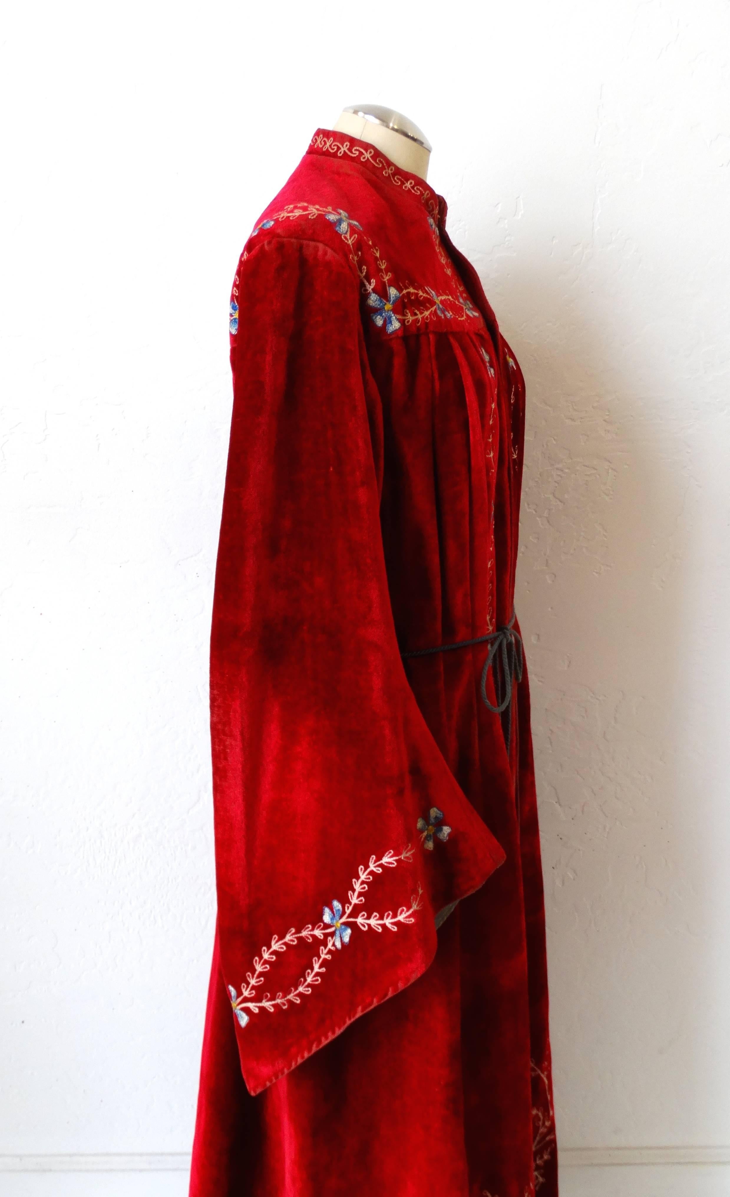 Early 1900s Velvet Angel Sleeve Gown 1