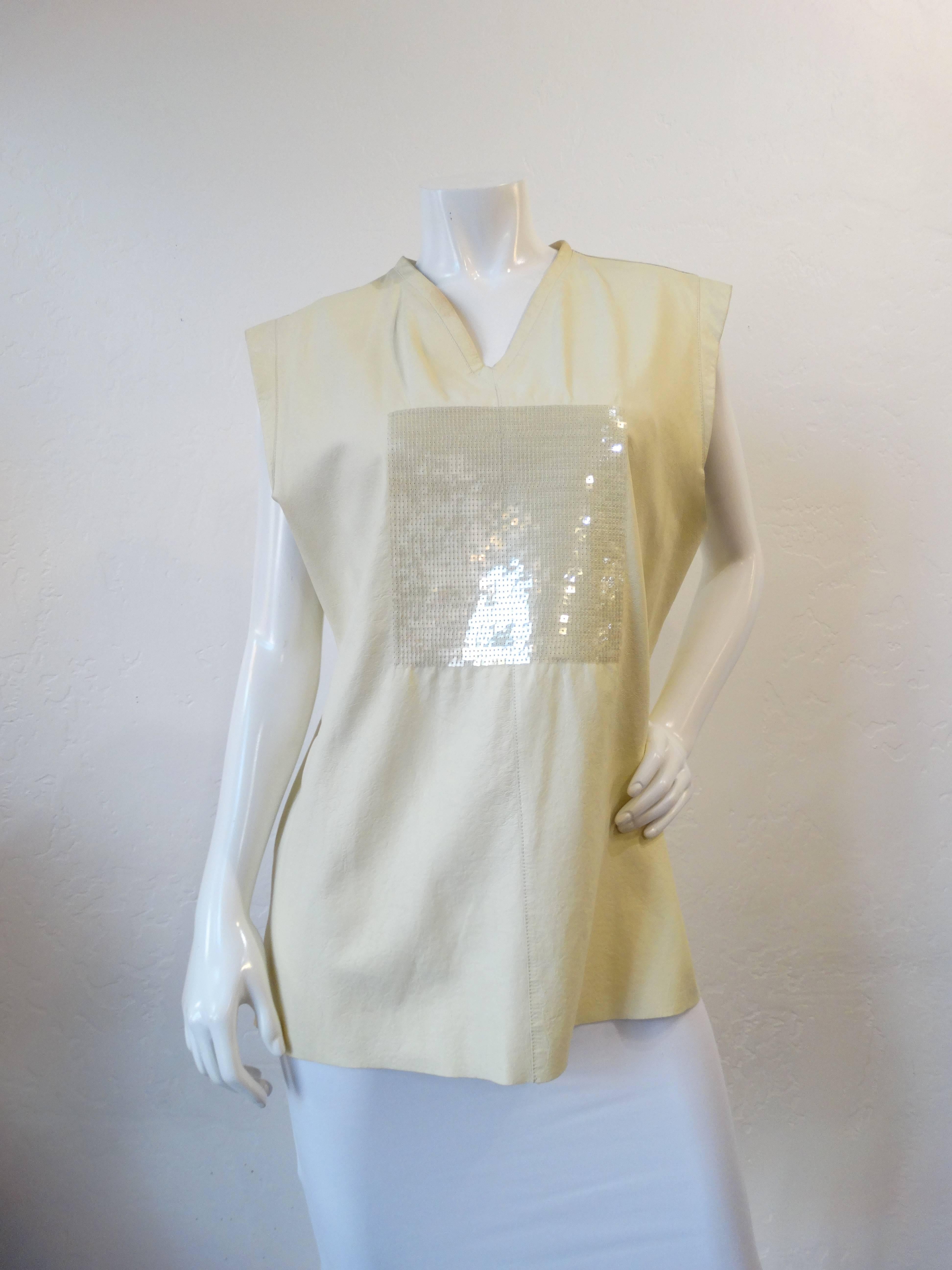 1980er Gianni Versace Kalbsleder-Paillettenweste  (Beige) im Angebot