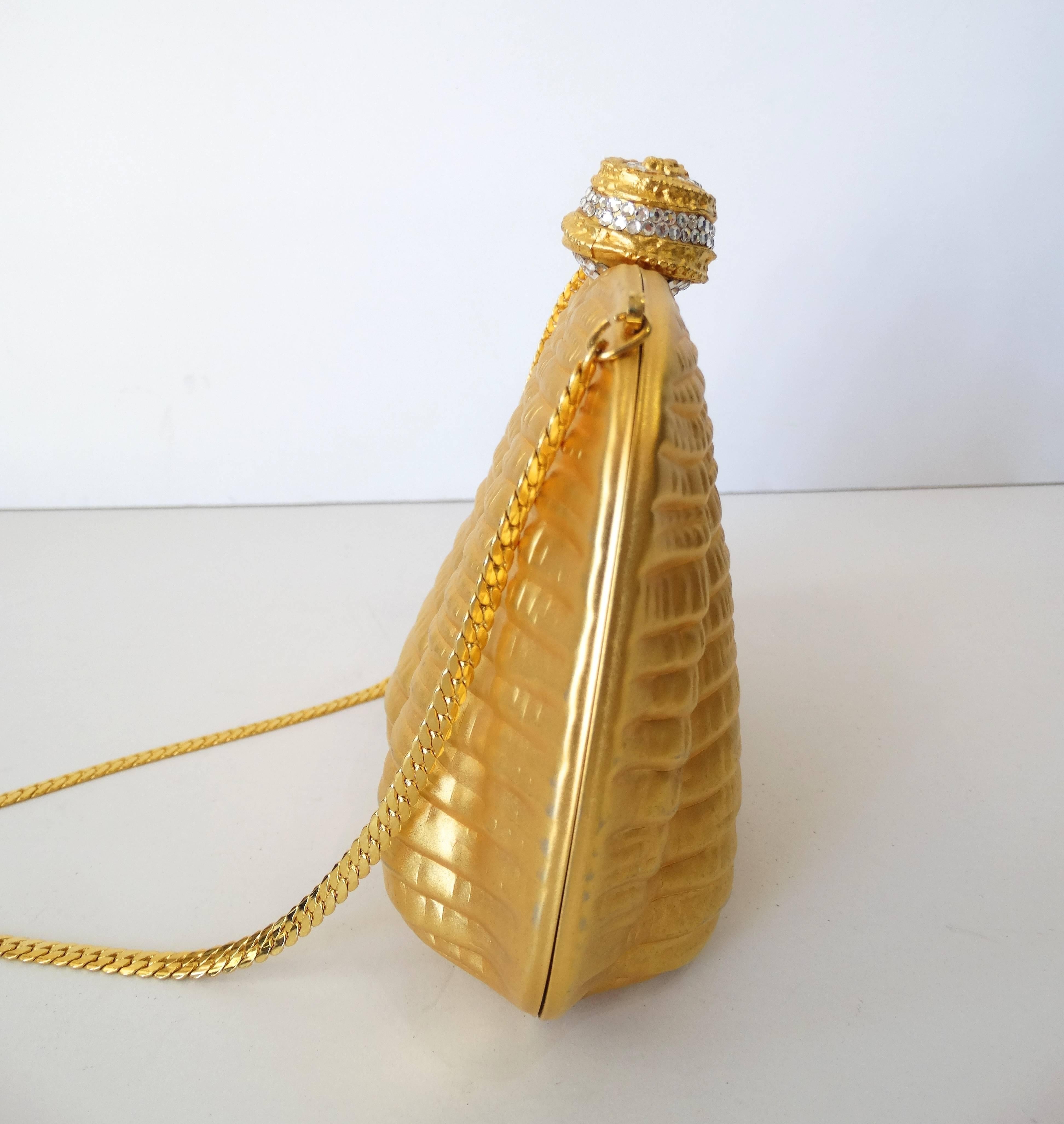 Gold Metal Clamshell Evening Bag In Excellent Condition In Scottsdale, AZ