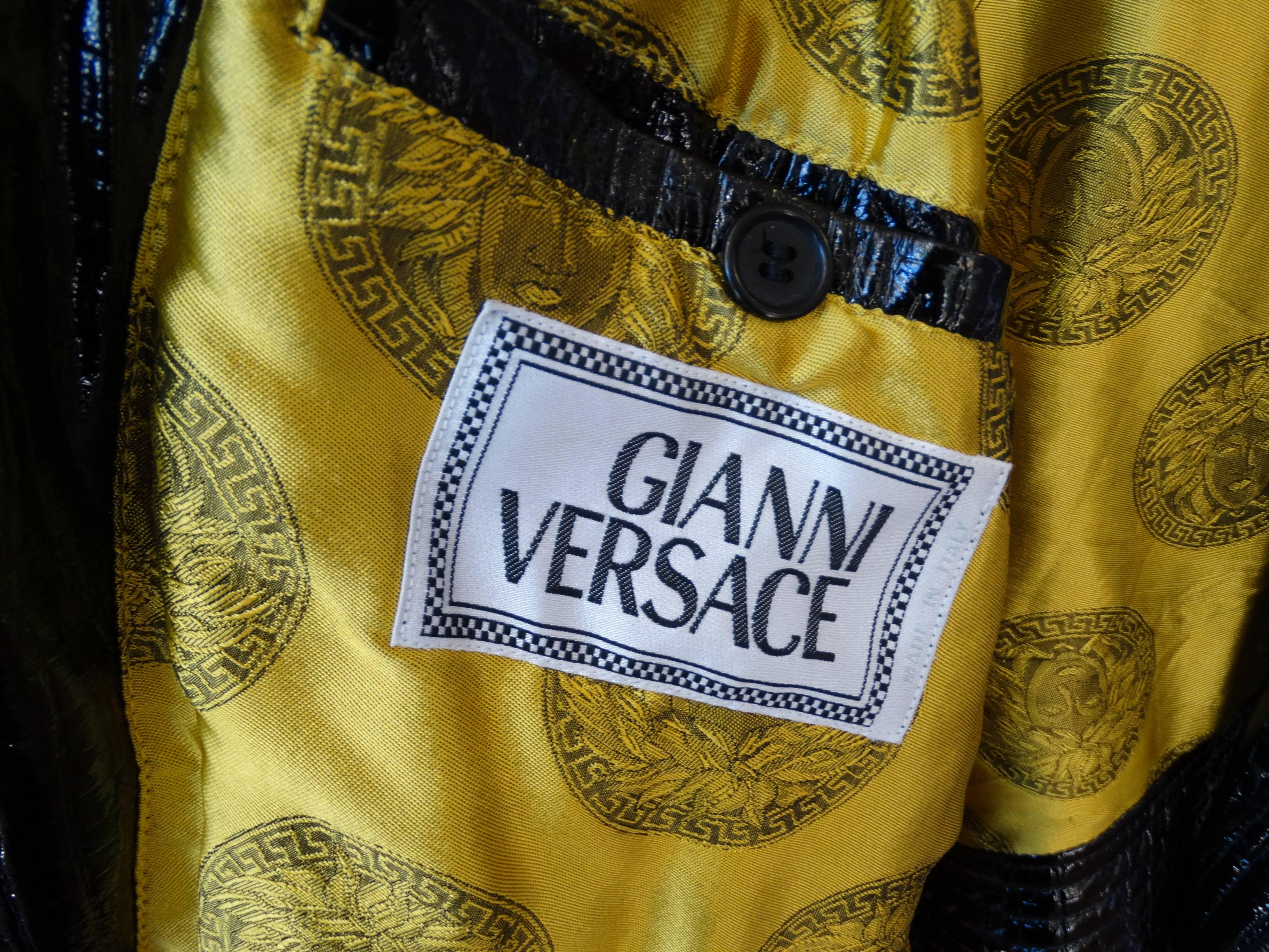 Übergroße Motorradjacke von Versace aus Lackleder in Übergröße, 1980er Jahre  im Angebot 4