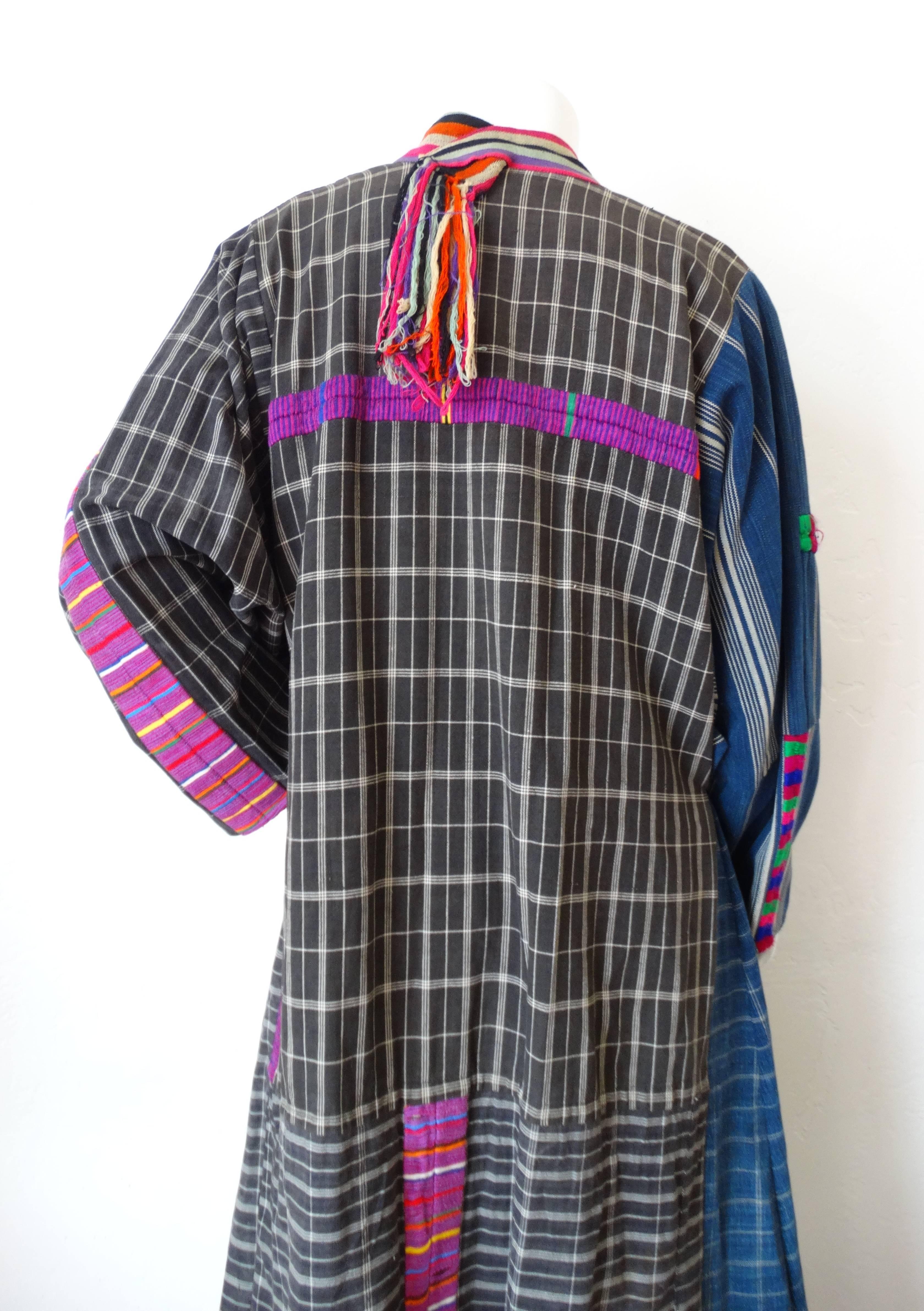 Veste cache-poussière à rayures brodées guatémaltèque des années 1970 en vente 1