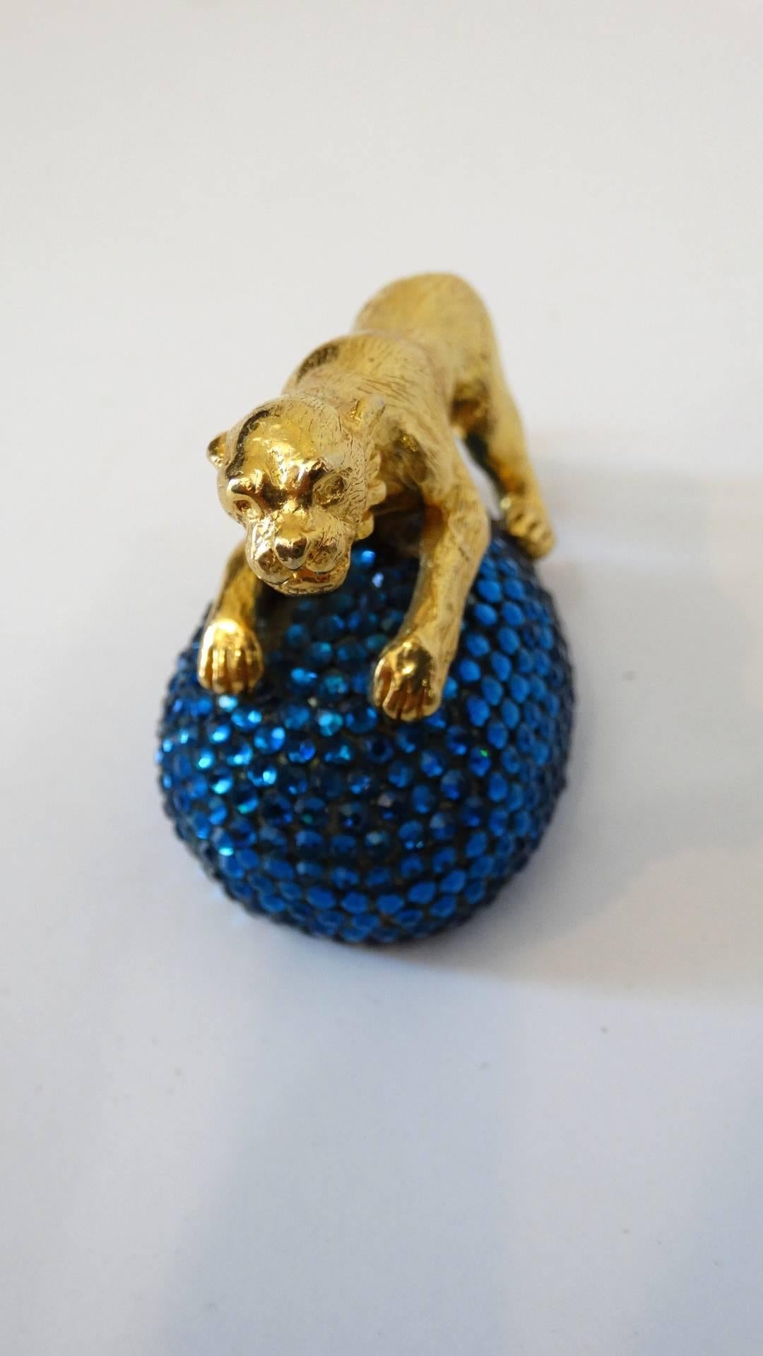  Extremely rare 1980's Judith Leiber Tiger vanity objet d'art . Gold plated hardware, with an encrusted Austrian Swarovski Crystals base. We have 8 in stock , see our other listings. Colors pink, green, white, blue and bronze, Signed Judith Leiber