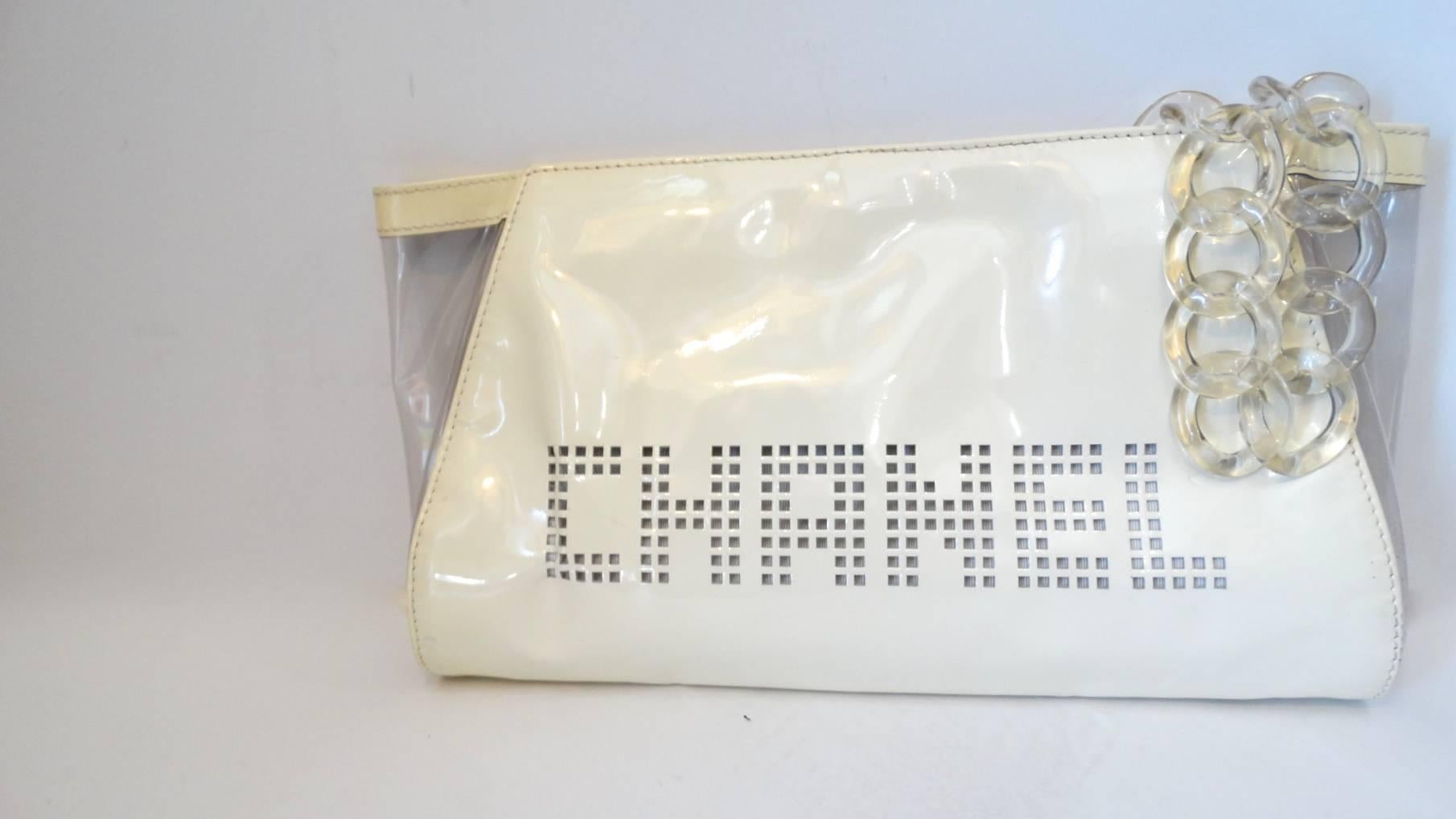 Chanel Patent Leather Wristlet Clutch, 2003   5
