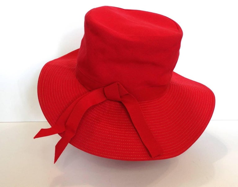 20th Century Red Cotton and Raffia Brim Hat For Sale at 1stDibs