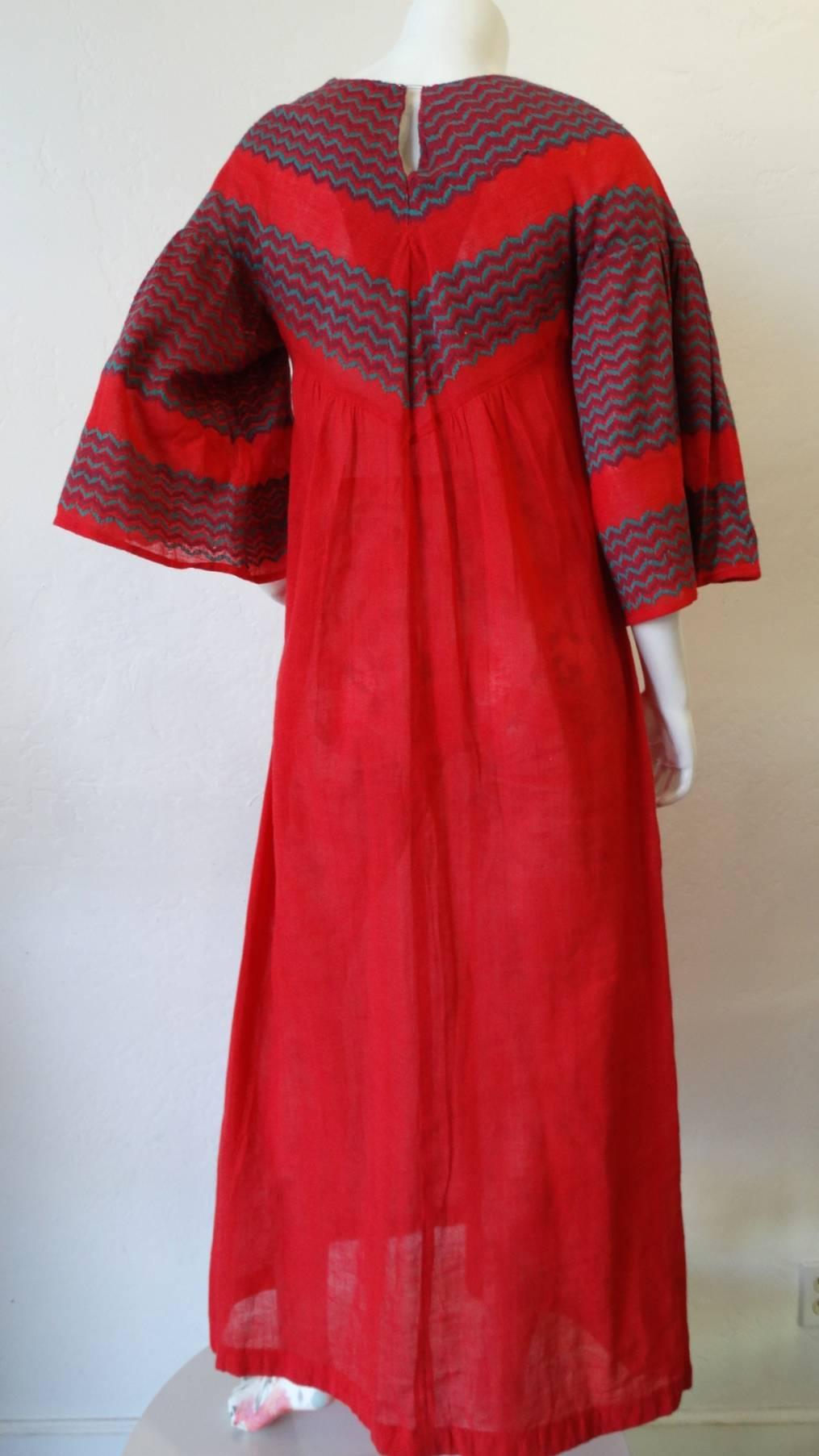 Rikma Red Chevron Bell Sleeve Dress, 1970s   In Excellent Condition In Scottsdale, AZ