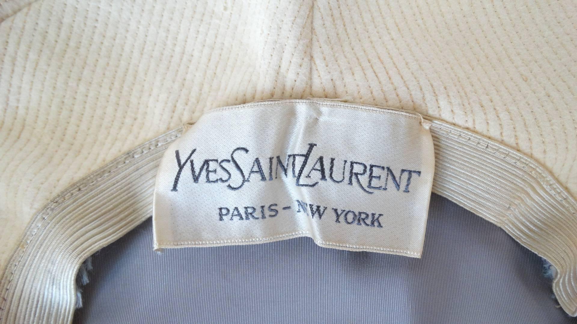 Yves Saint Laurent Mod Cream Wool Saucer Tam Hat, 1960s  In Excellent Condition For Sale In Scottsdale, AZ
