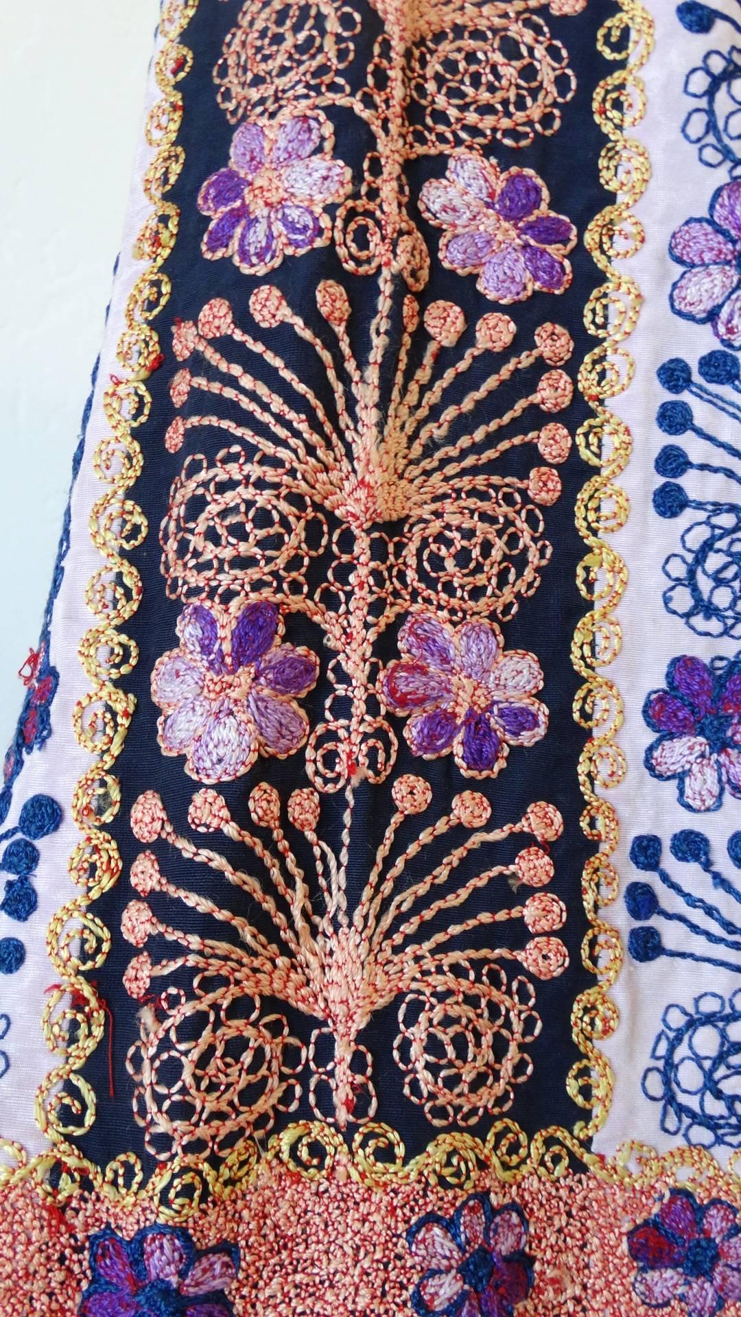 Decorative Bedouin Floral Embroidered Cotton Kaftan  4