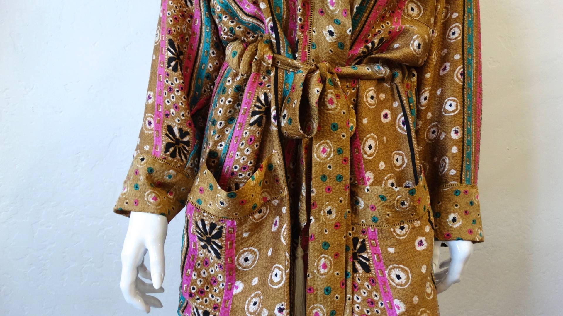 Printed Hooded Silk Robe  In Good Condition In Scottsdale, AZ