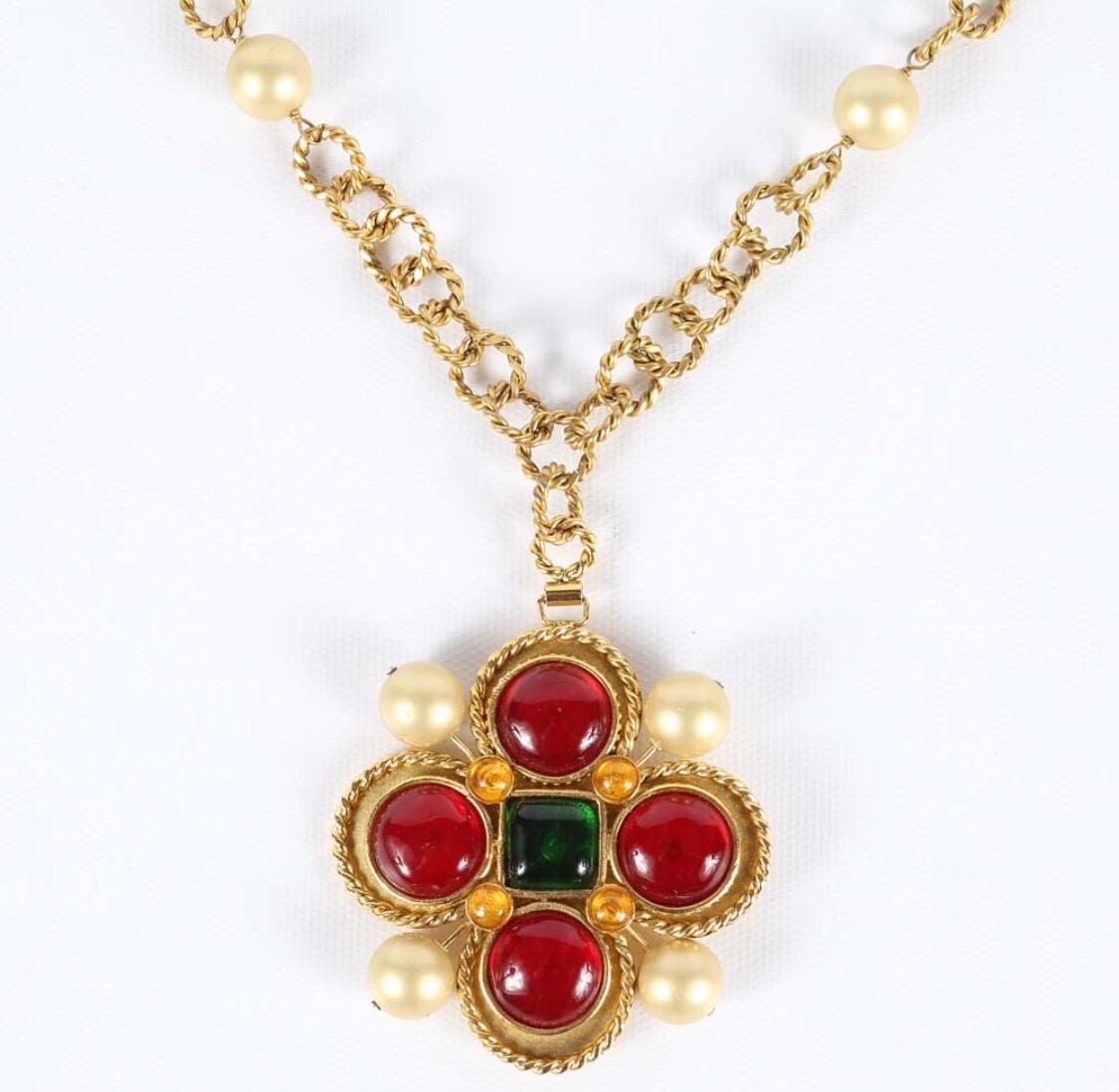 Chanel Gripoix Pendent Necklace with Pearls, 1980s In Excellent Condition In Scottsdale, AZ