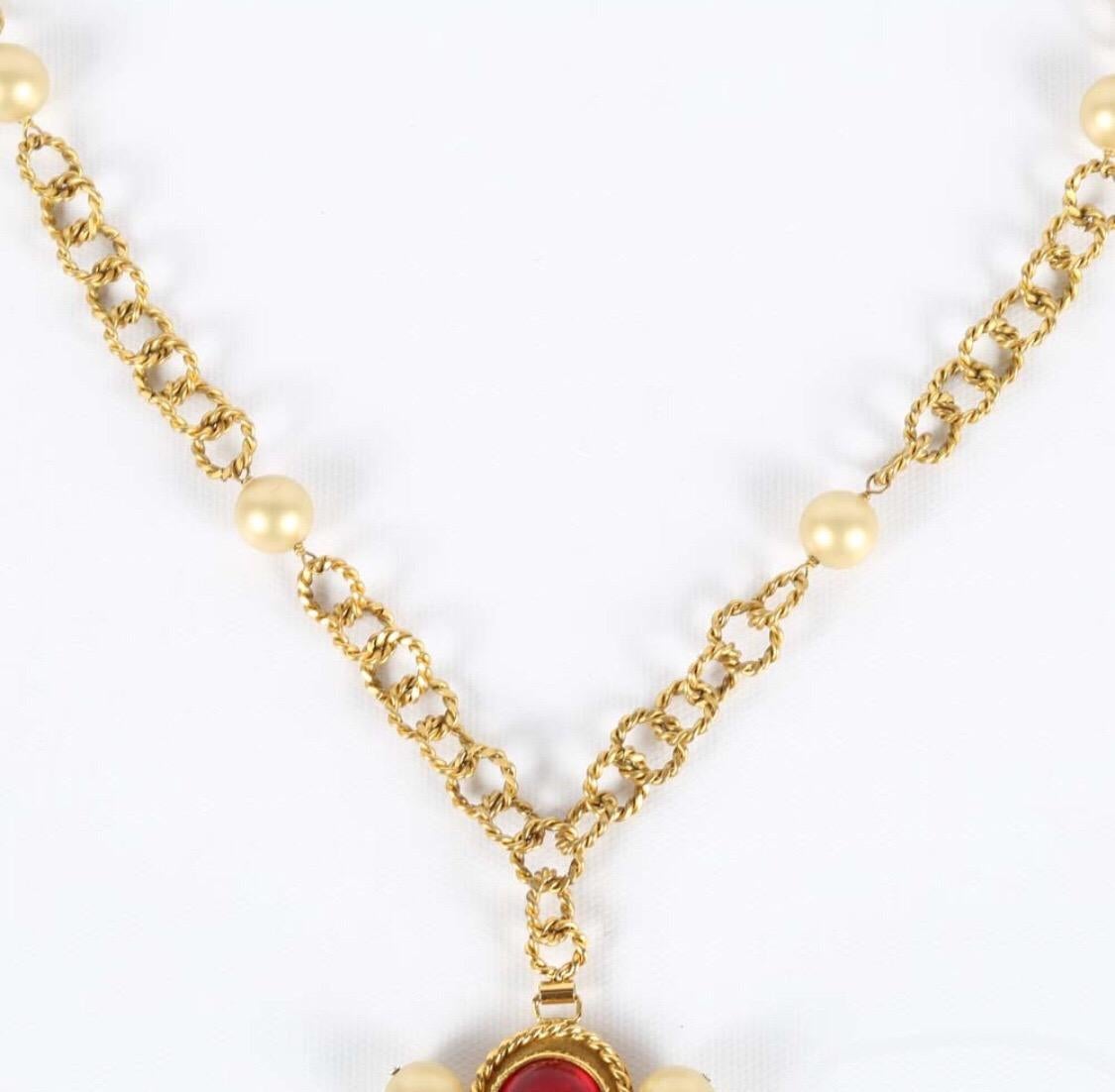 Women's or Men's Chanel Gripoix Pendent Necklace with Pearls, 1980s