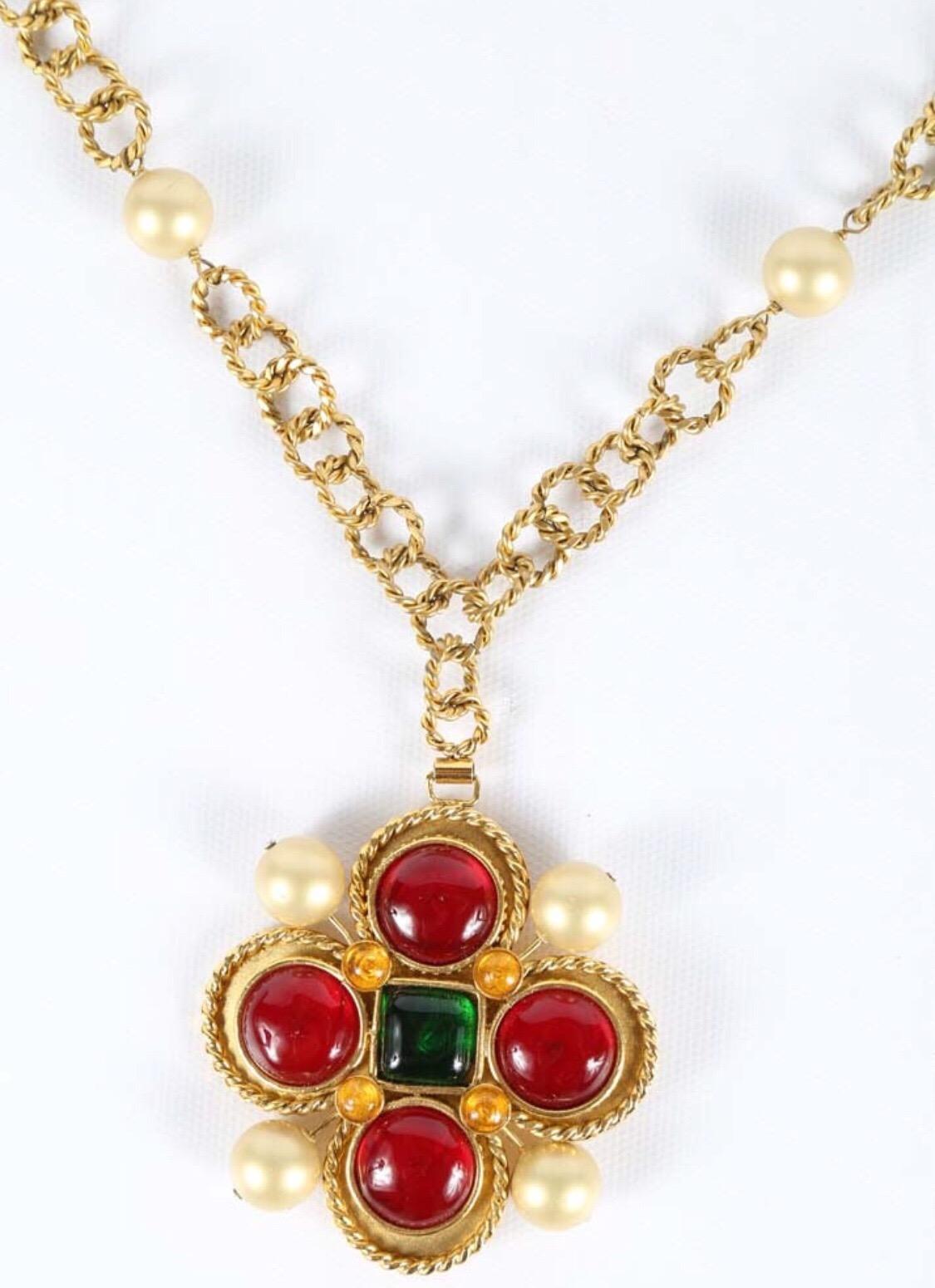 Chanel Gripoix Pendent Necklace with Pearls, 1980s 4