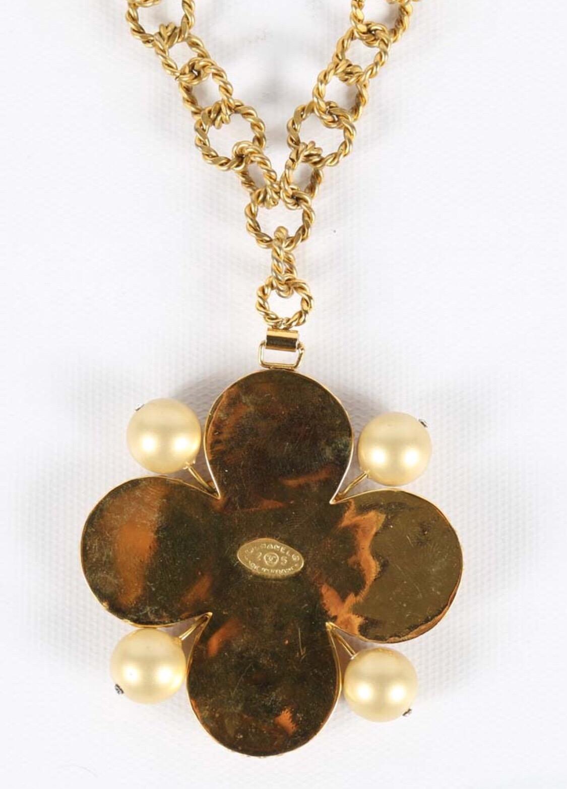 Chanel Gripoix Pendent Necklace with Pearls, 1980s 7