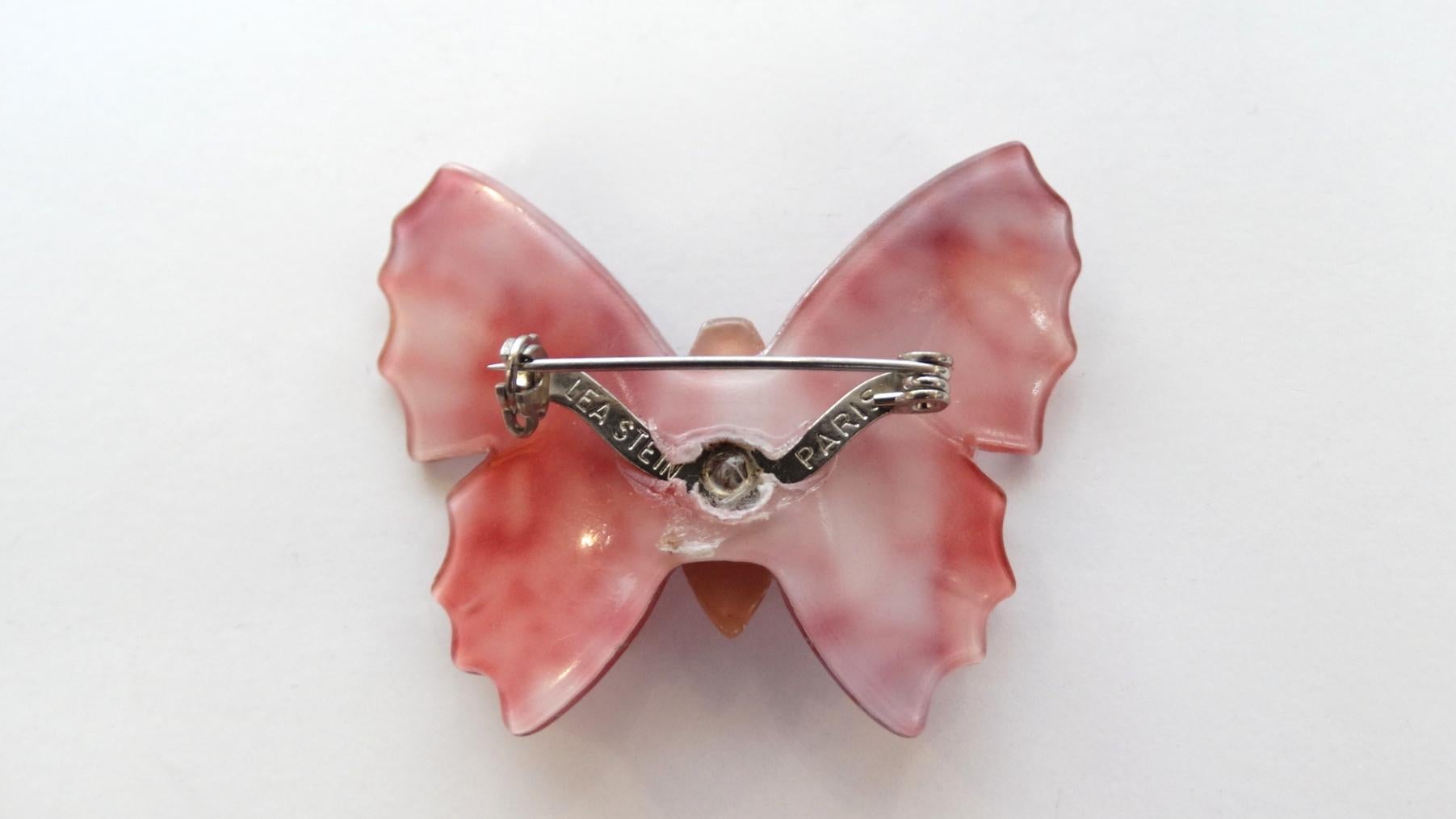 1970s Lea Stein Pink Marbled Butterfly Brooch In Good Condition For Sale In Scottsdale, AZ