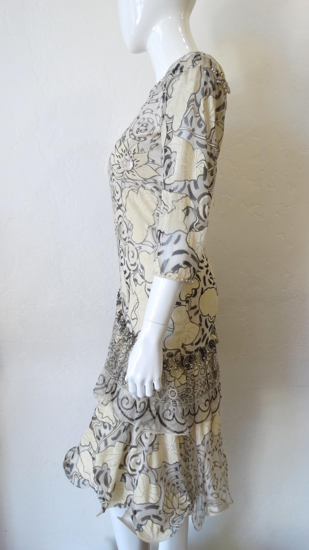 1980er Zandra Rhodes Seidenkleid mit abstraktem Motiv und fallender Taille im Angebot 2