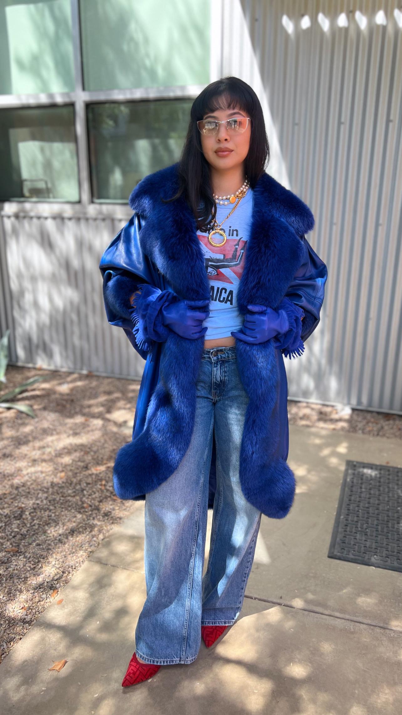 Jean Claude Jitoris CUSTOM MADE Manteau en cuir et fourrure de renard bleu cobalt circa 1990 en vente 9