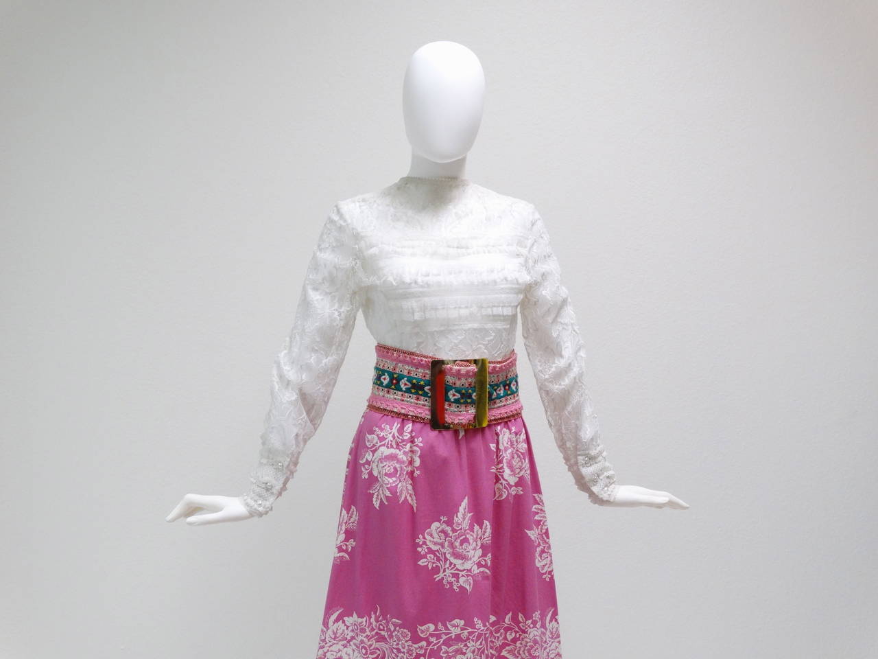 Vintage 70s Mauser Wodell lace ruffle blouse paired with a baumwolle floral skirt with accents of garen en band (folkloric fabric jacquard ribbon trims from the Czech & Slovak Republics) finished off with a beautiful garen en band belt with large