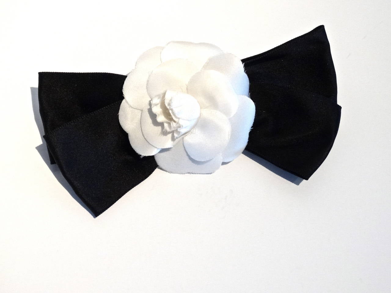 1980s Chanel Black Bow White Camellia Flower Hair Barrette In Excellent Condition In Scottsdale, AZ