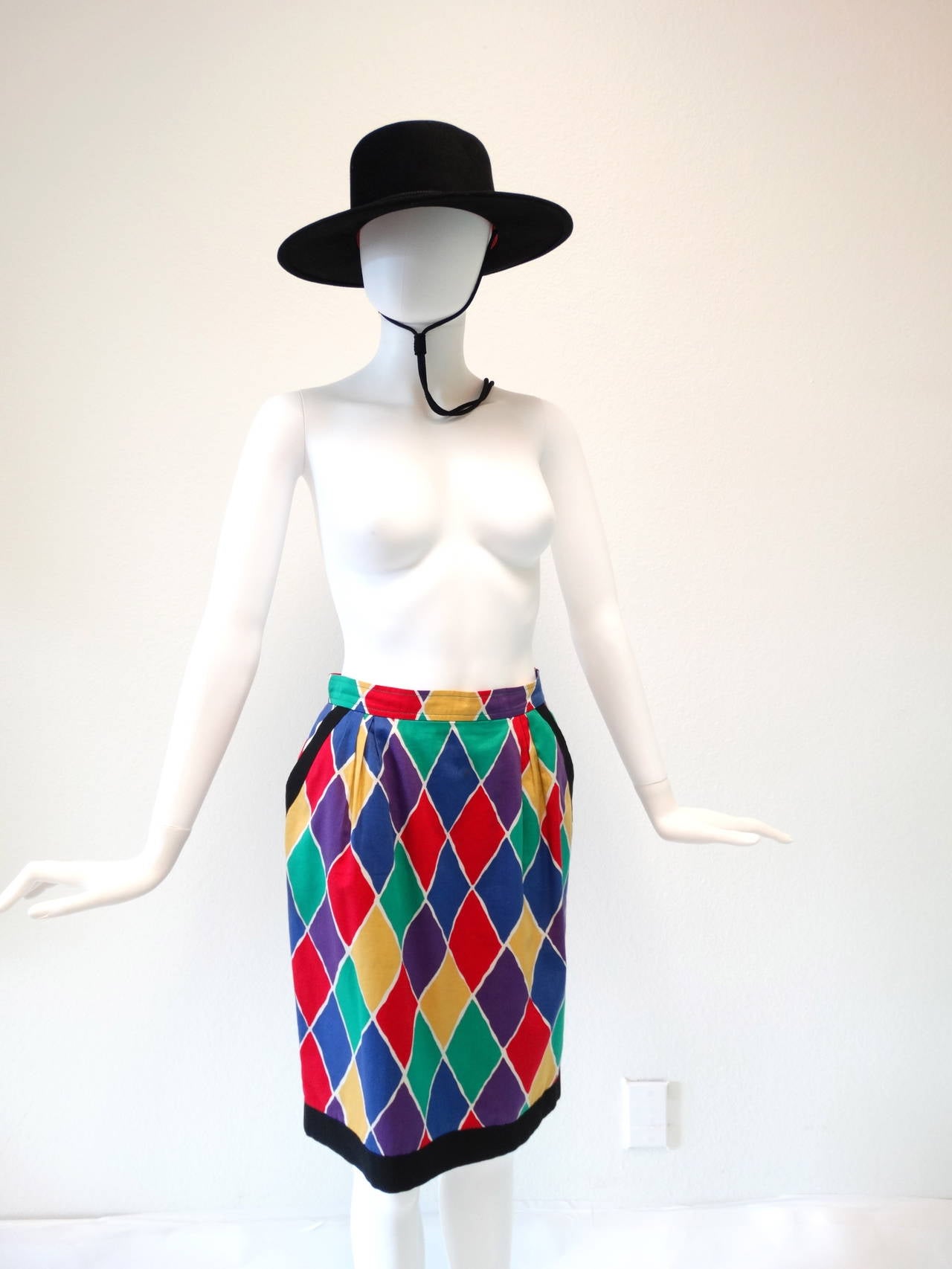 1988 Yves Saint Laurent Diamond Print Skirt  In Excellent Condition For Sale In Scottsdale, AZ