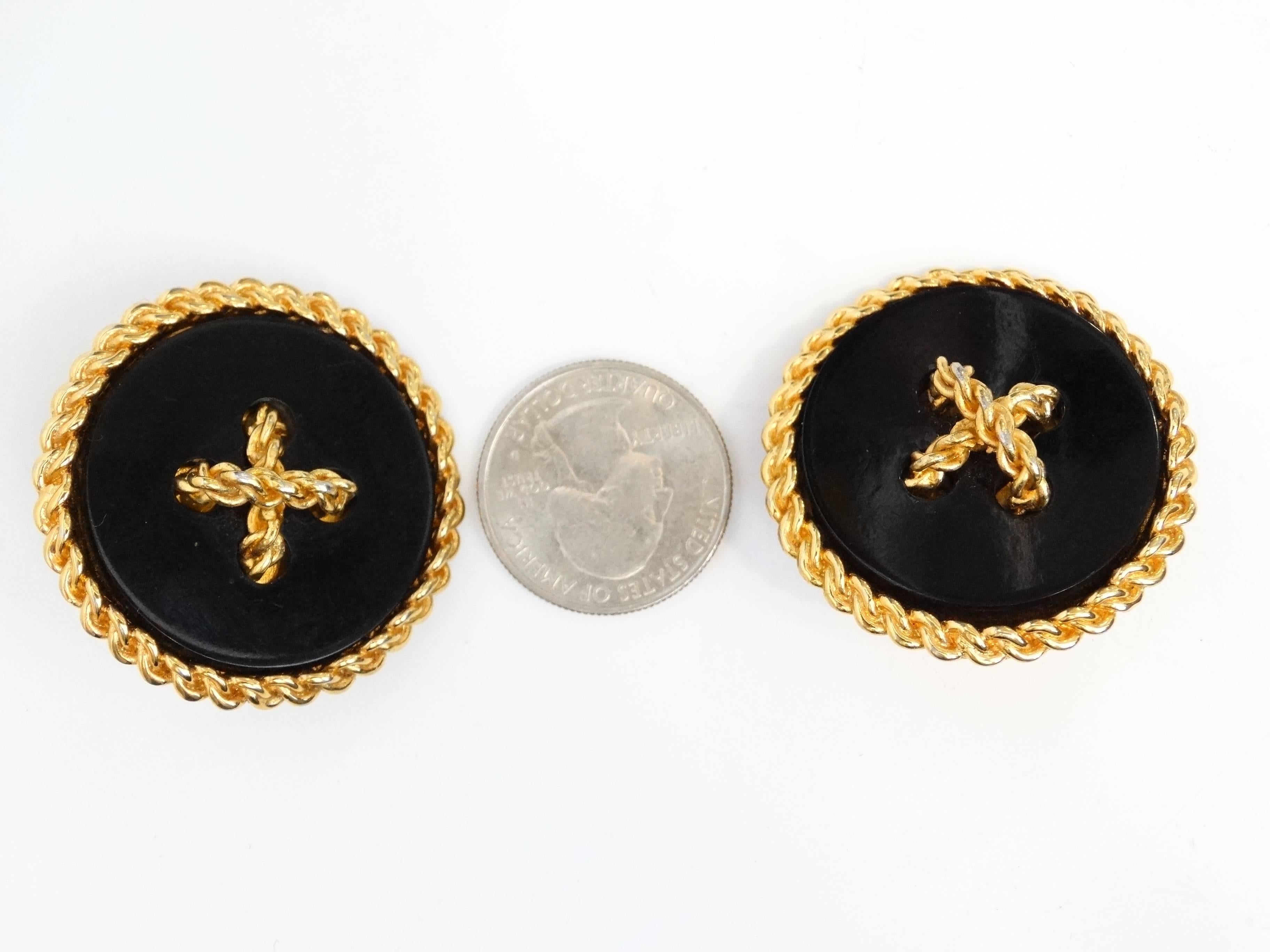 1980s Chanel Button Runway Earrings In Excellent Condition In Scottsdale, AZ