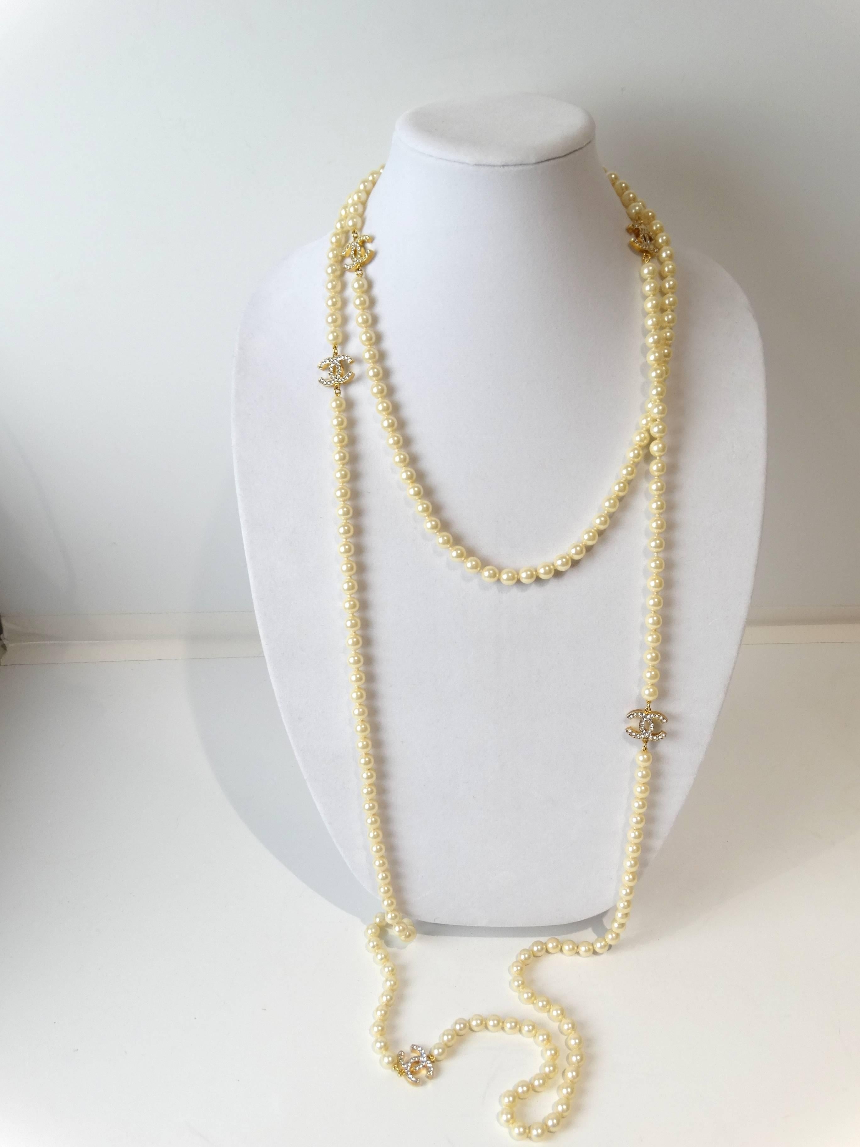 Women's Vintage Chanel 5CC Pearl Necklace with Rhinestones