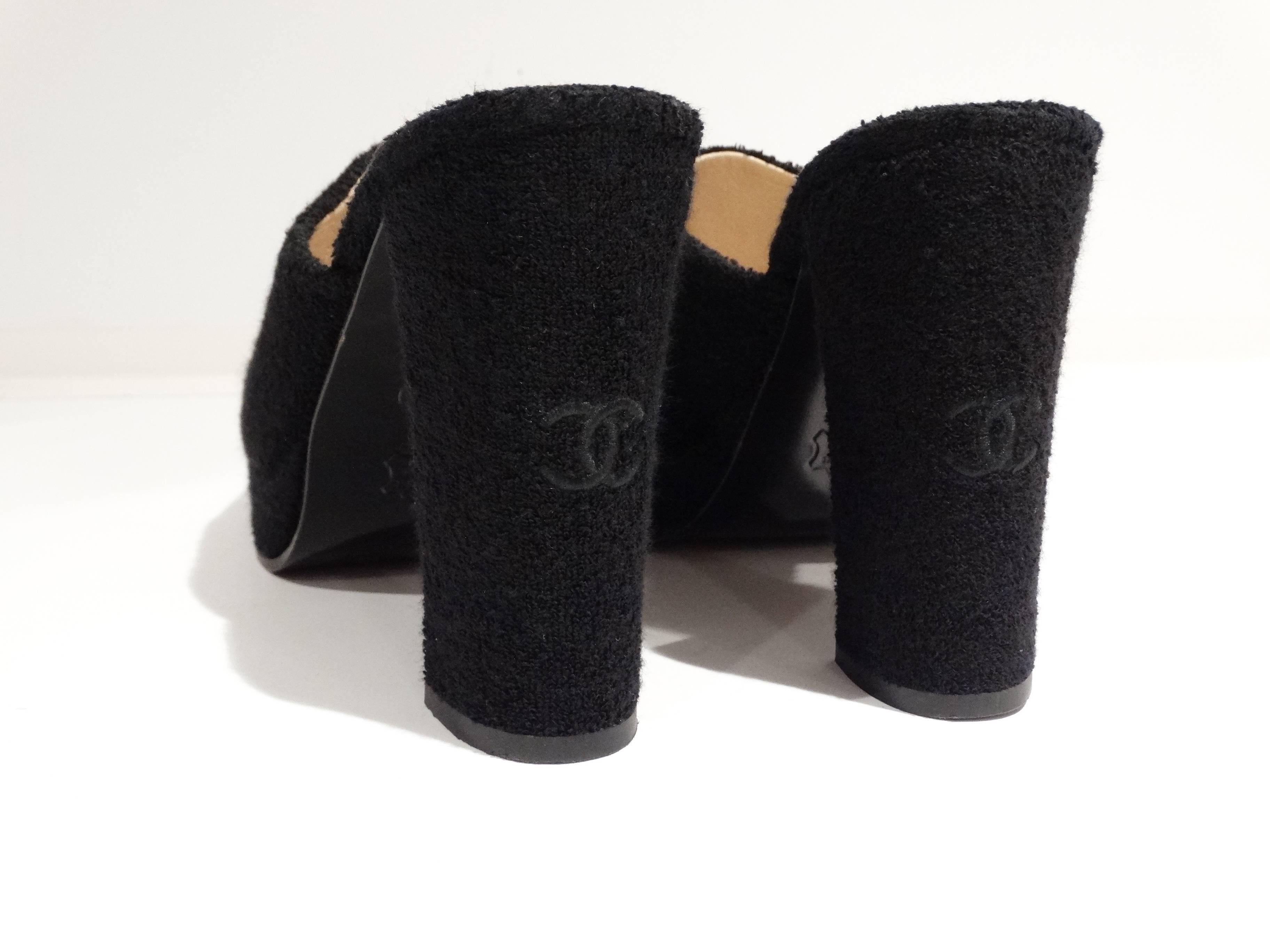 These stunning 90's Chanel Caviar Terry Cloth Platform Sandals are for the fashionista who isn't afraid to make a statement. These platform sandals are perfect for adding a touch of 90's throwback to your ensemble or during the summer months to add