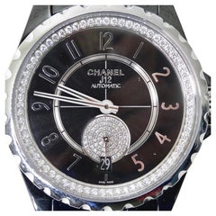 Chanel Montre J12 33MM à cadran noir et lunette en diamants avec bracelet en céramique noire