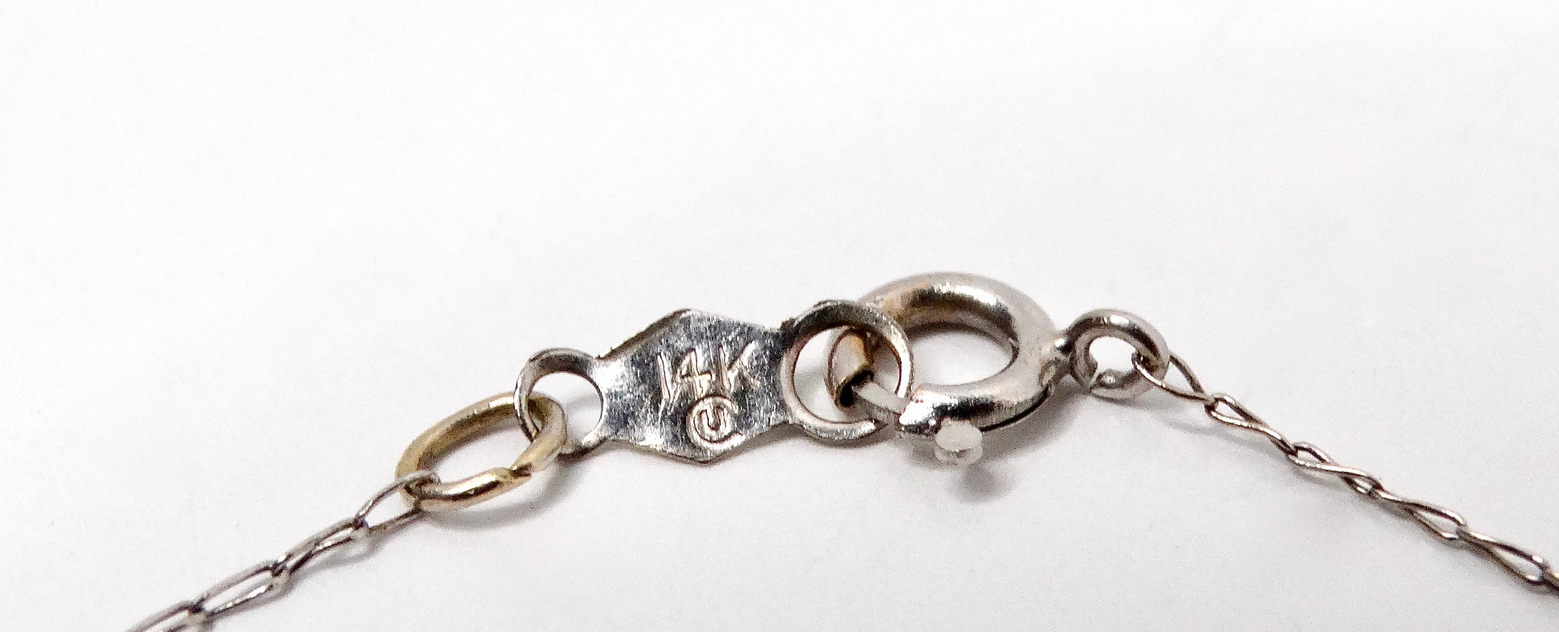 Collier à pendentifs en or blanc 14k et saphir bleu étoilé circa 1960s Pour femmes en vente