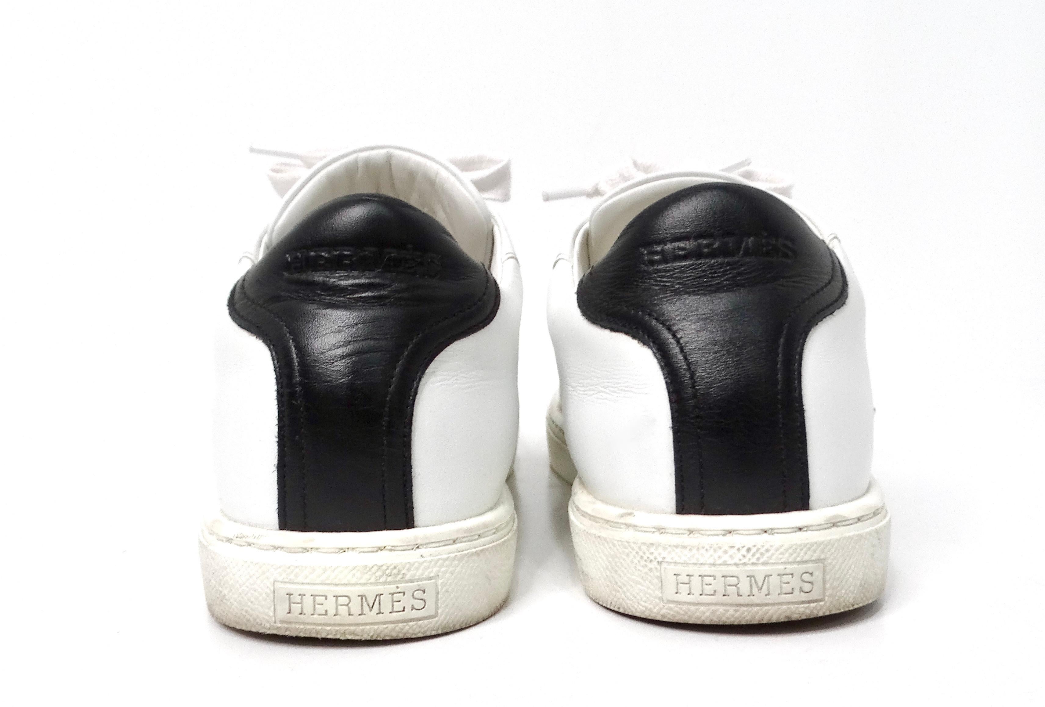 Hermes Advantage - Baskets en cuir blanc et noir Pour femmes en vente