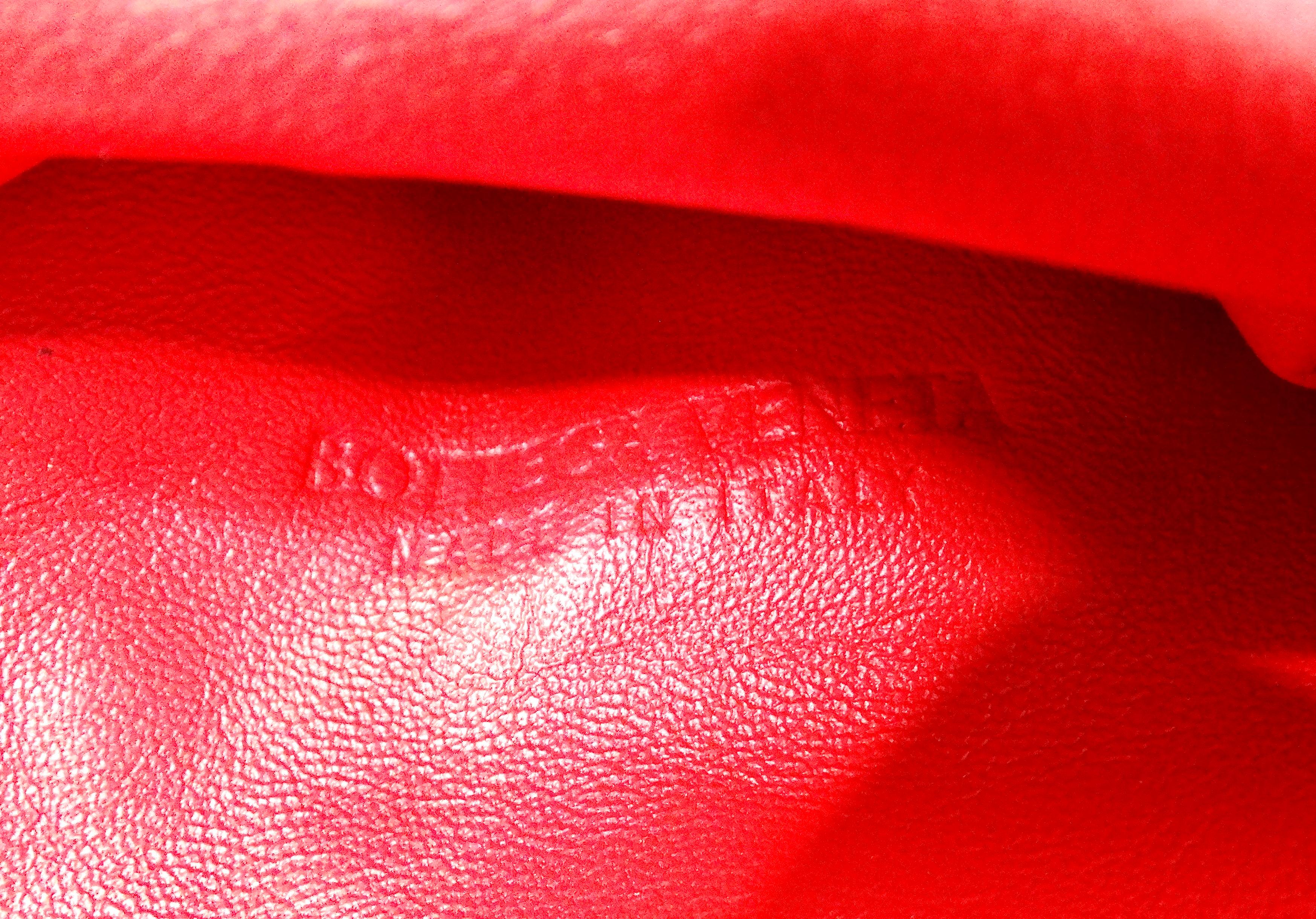 Bottega Veneta Maxi Intrecciato in Nappa Rossa La Pochette in vendita 3