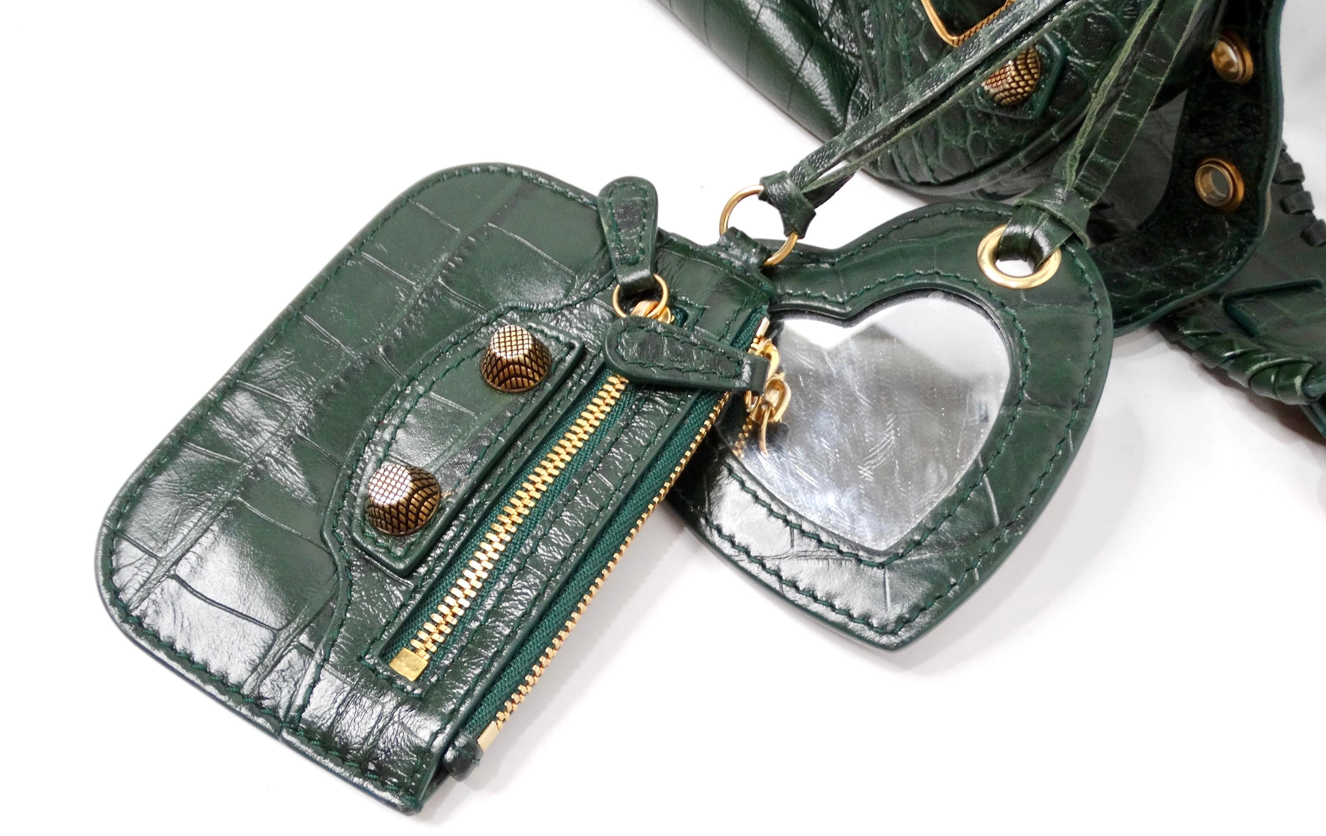 Balenciaga Le Cagole Umhängetasche aus grünem Leder mit Krokoprägung um 2022 im Zustand „Gut“ im Angebot in Scottsdale, AZ