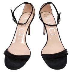 Gucci - Sandales à talons hauts en daim noir avec cristaux GG