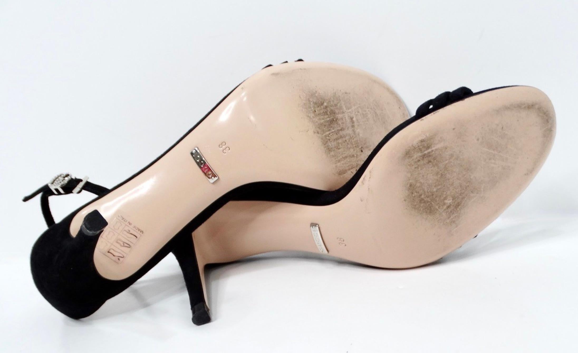 Gucci - Sandales à talons hauts en daim noir avec cristaux GG en vente 2