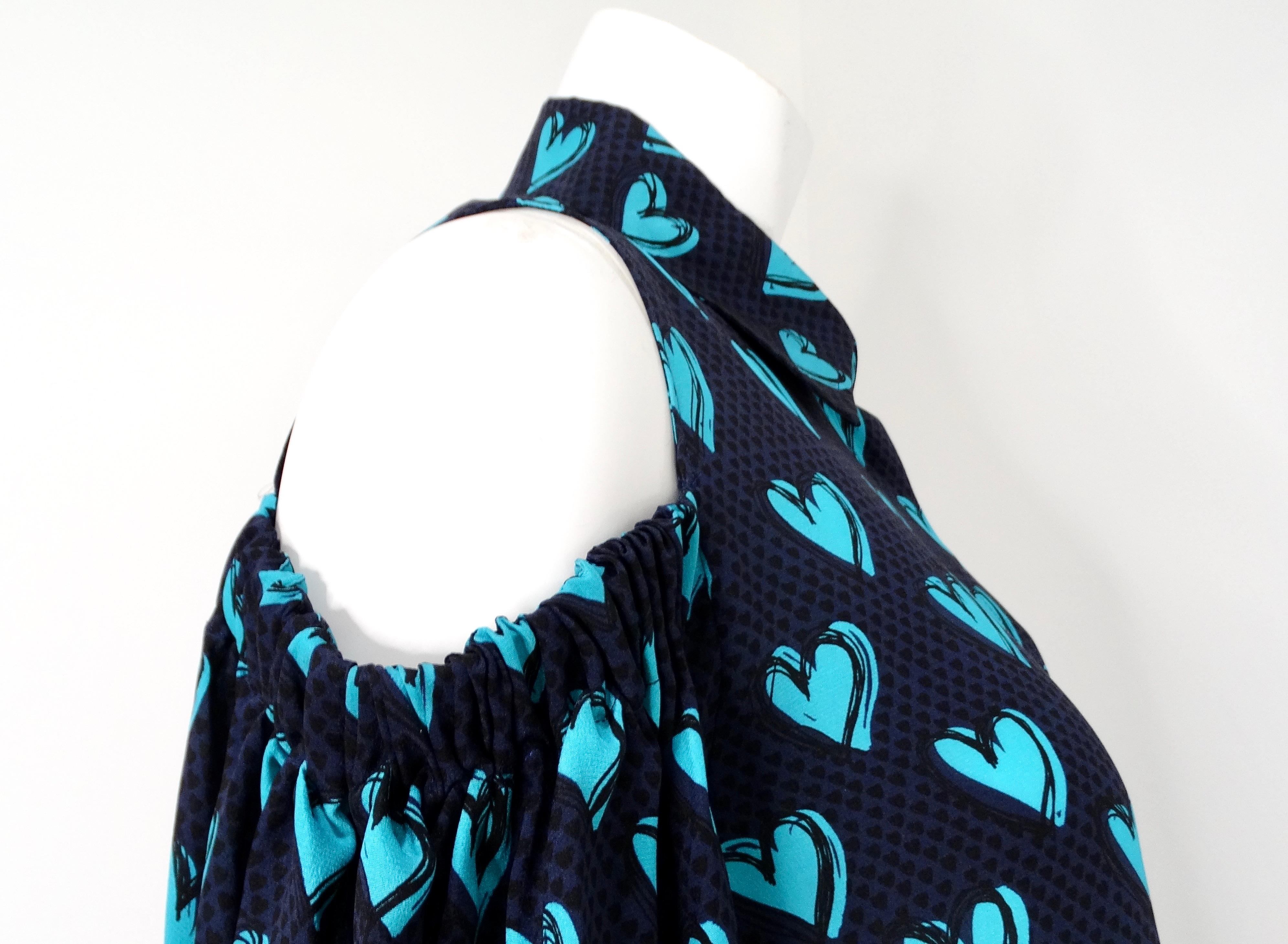 Fendi Blue Heart Print Silk Cold Shoulder Button-Up Long Sleeve Blouse (Chemisier à manches longues boutonné en soie imprimée en forme de cœur) en vente 3