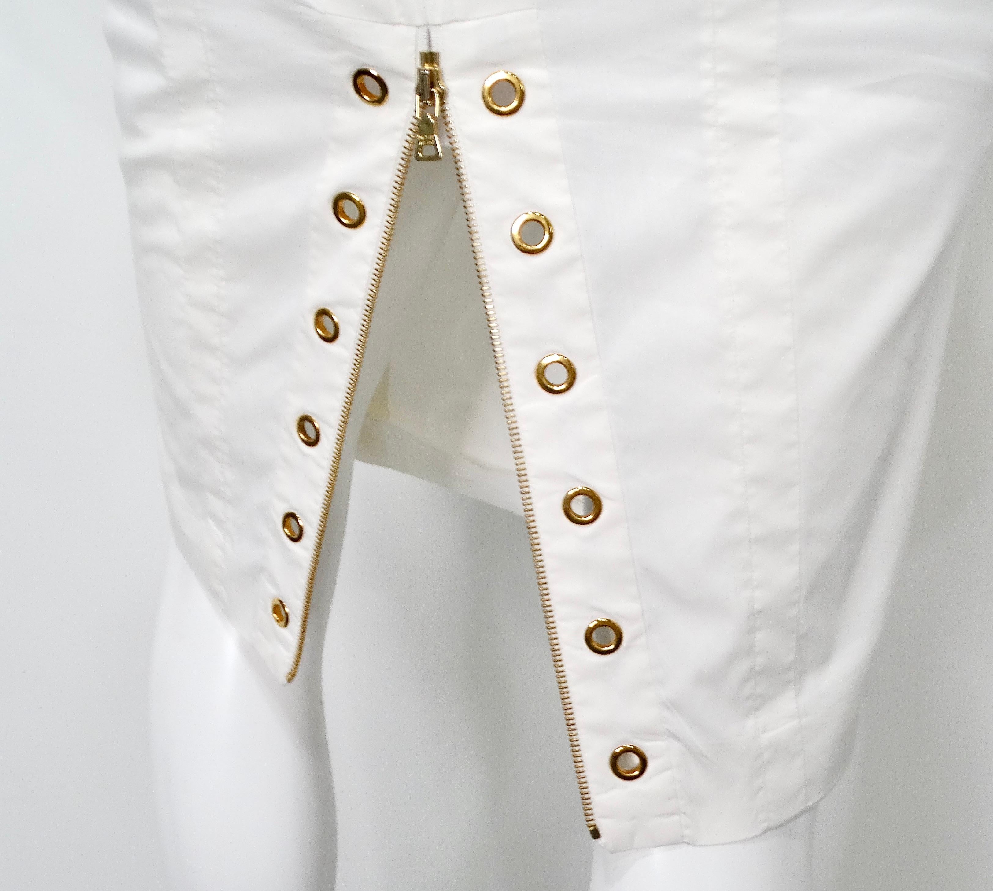 Grigio Abito Shift con zip e occhielli di Prada in bianco e oro in vendita