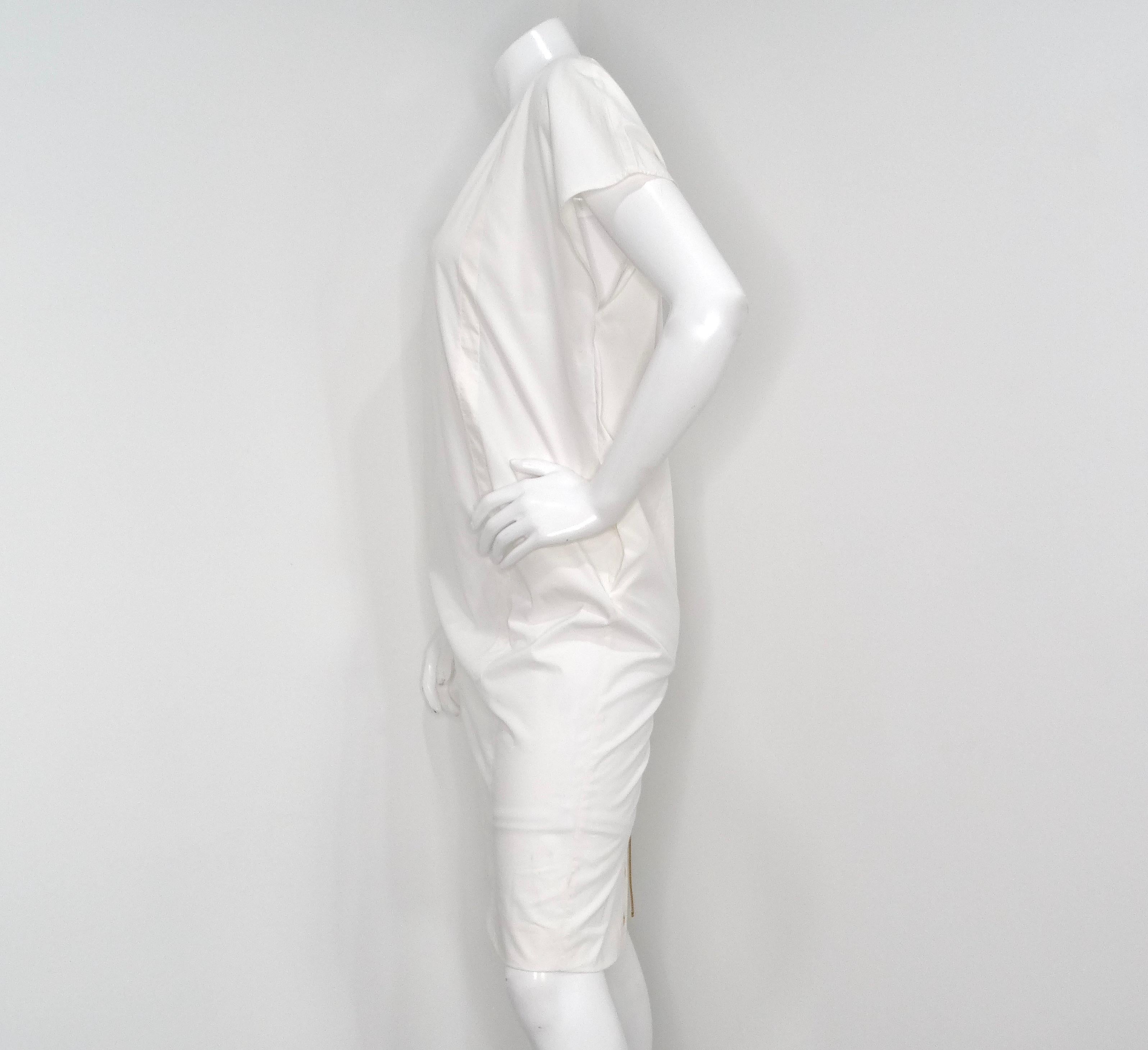 Abito Shift con zip e occhielli di Prada in bianco e oro in vendita 1