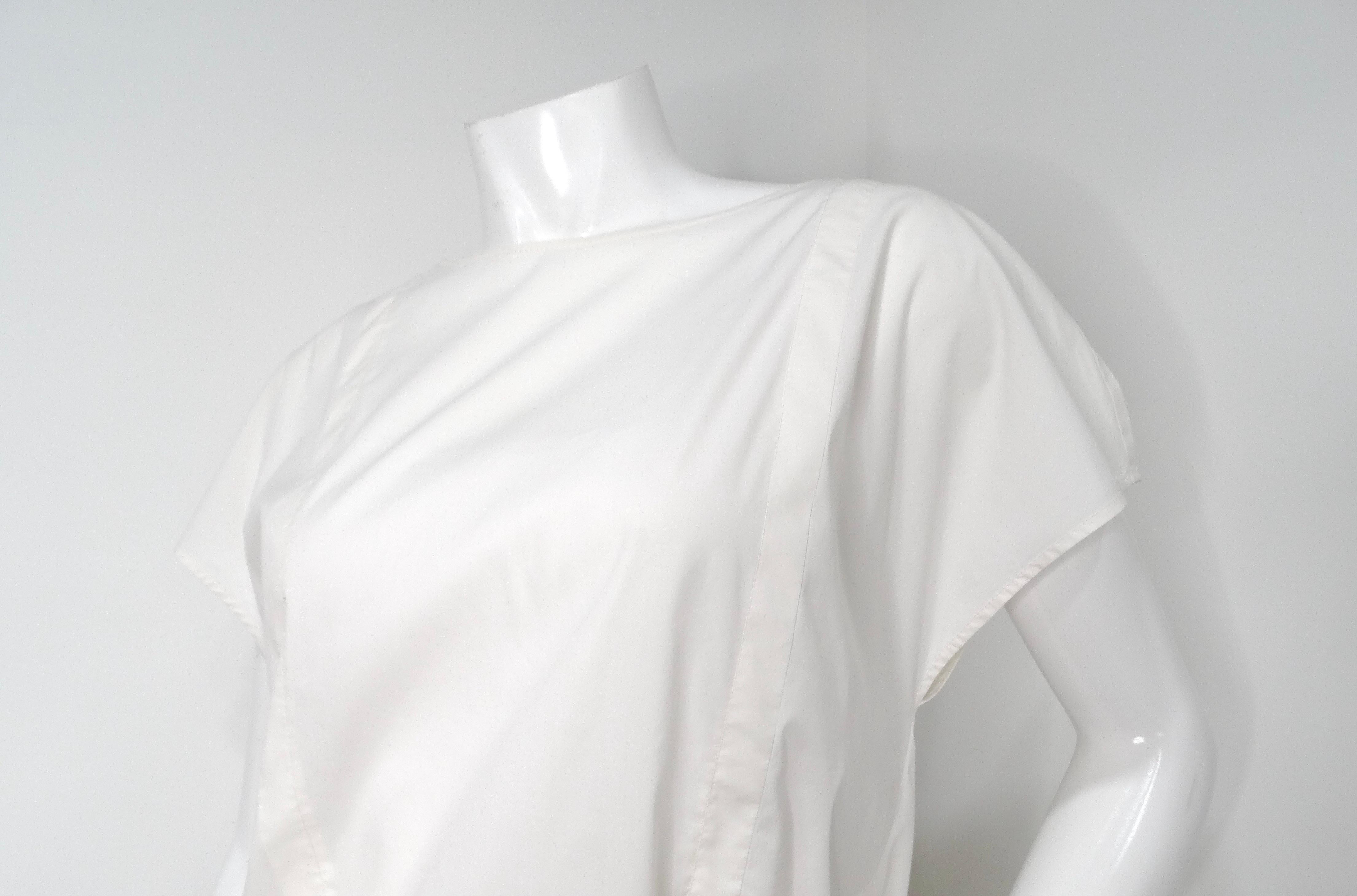 Abito Shift con zip e occhielli di Prada in bianco e oro In condizioni buone in vendita a Scottsdale, AZ