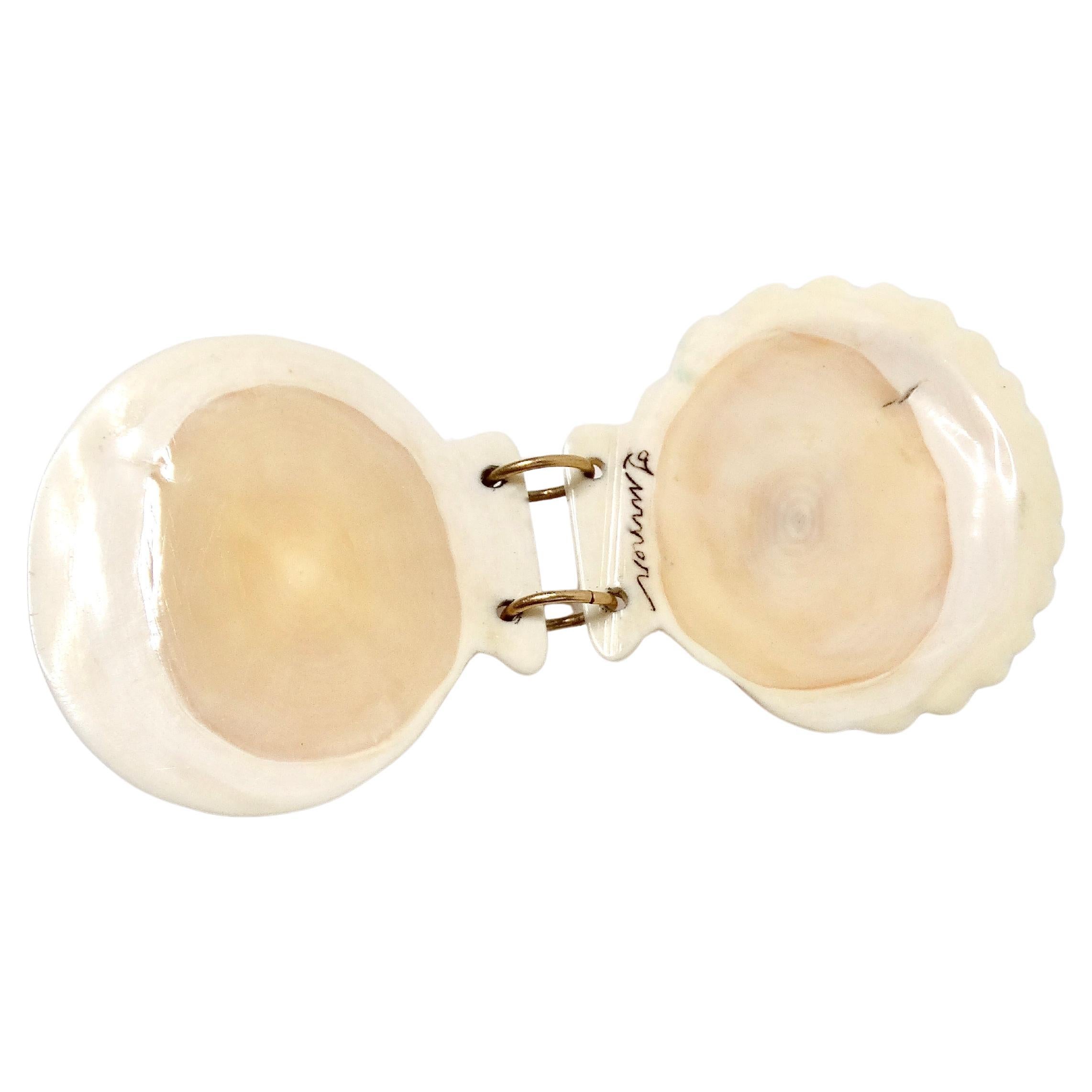 Ciondolo per collana con conchiglia smerlata in oro 14k, circa anni '70 In condizioni buone in vendita a Scottsdale, AZ