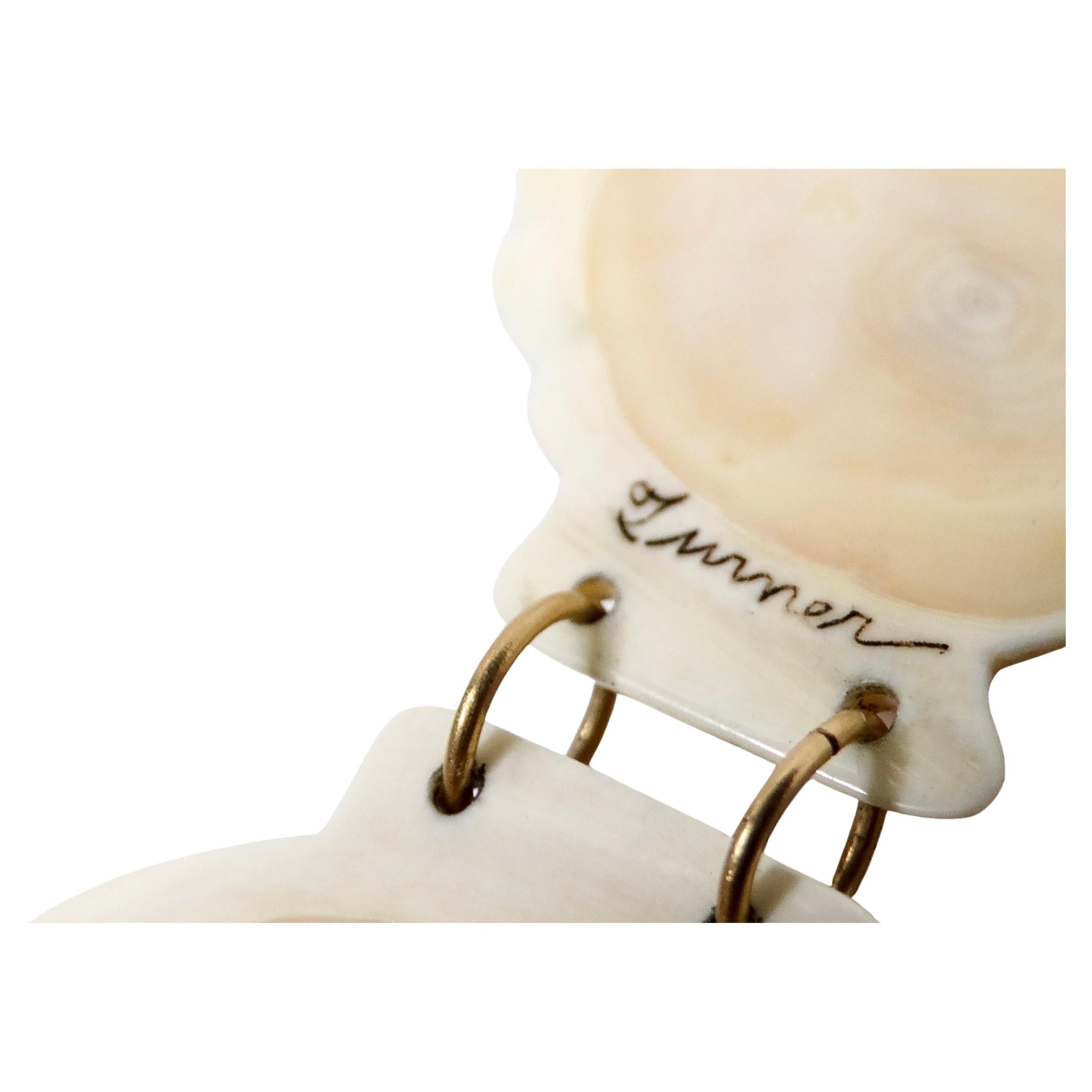 da uomo o donna Ciondolo per collana con conchiglia smerlata in oro 14k, circa anni '70 in vendita