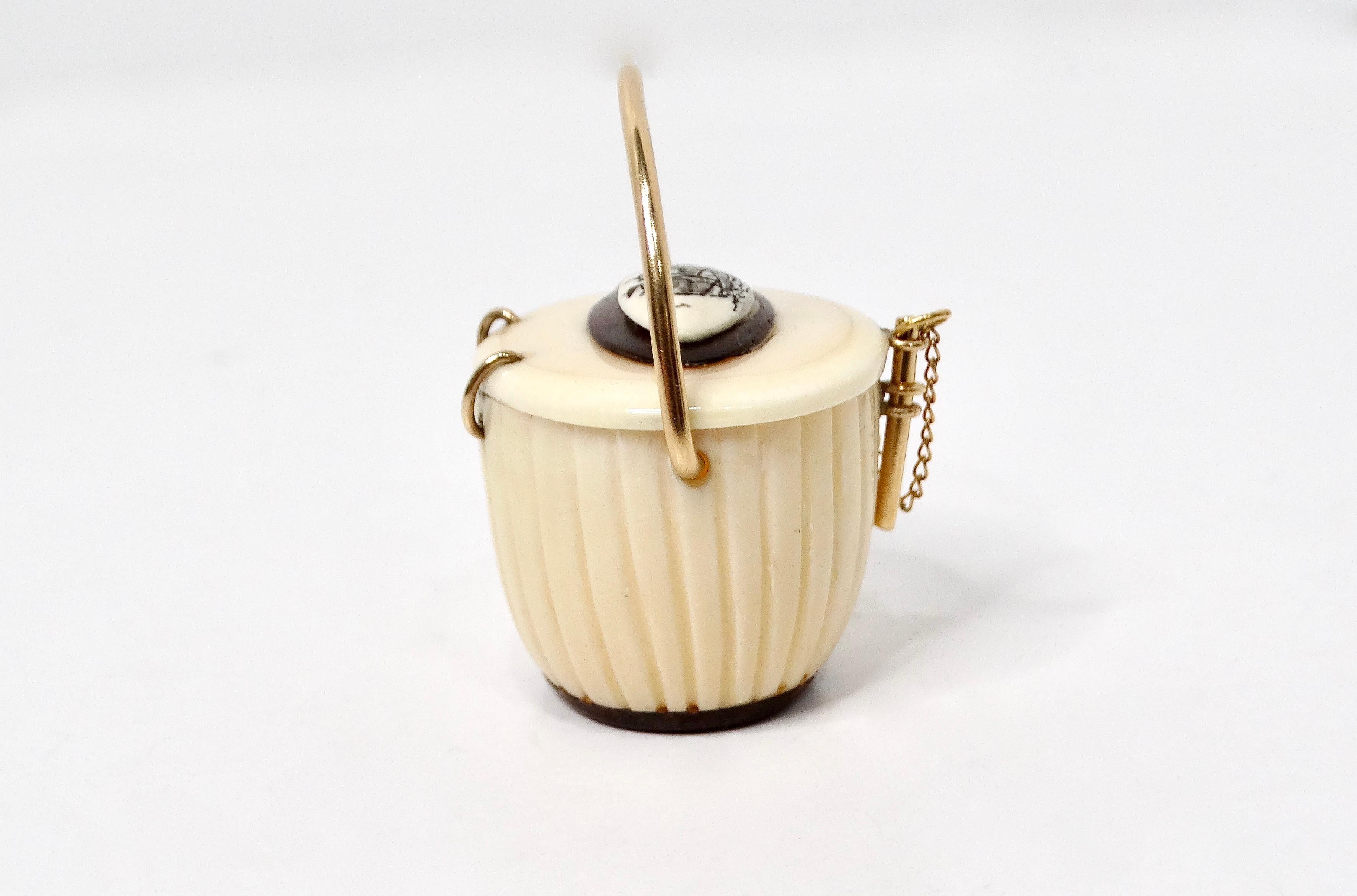 Ciondolo con conchiglia di Nantucket intagliato a mano in oro 14k anni '70 In condizioni buone in vendita a Scottsdale, AZ
