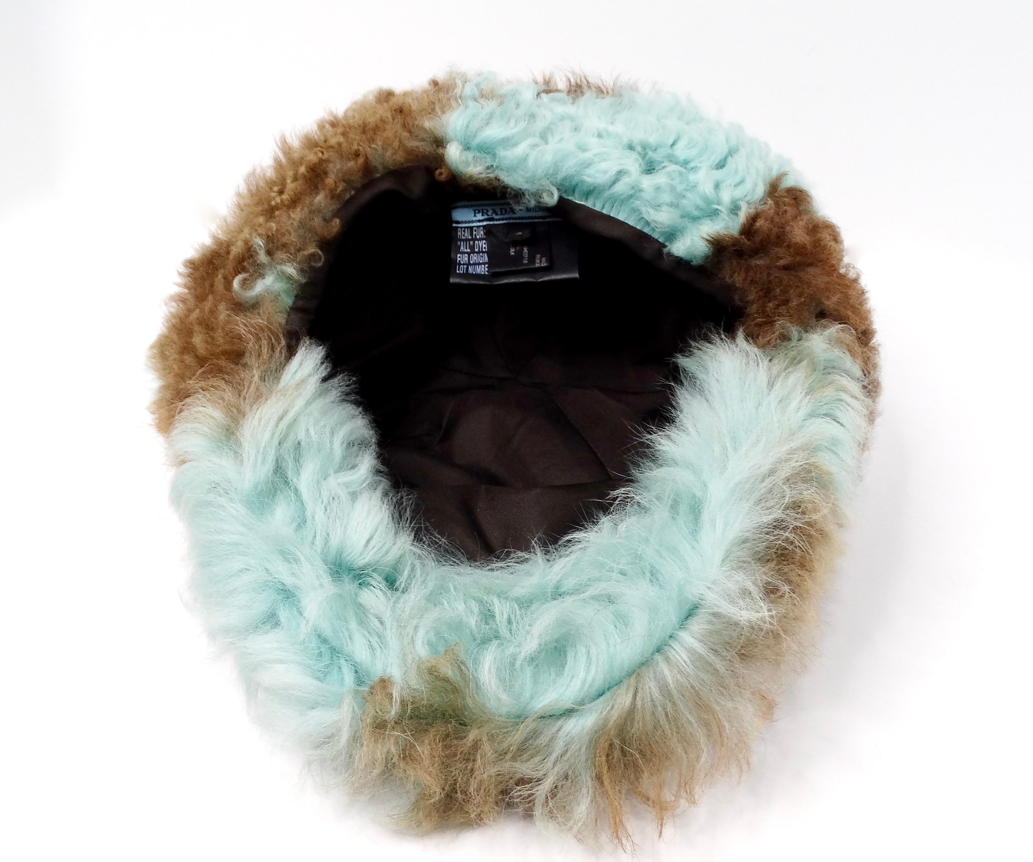 Prada Cappello da baseball in pelliccia di pecora tinta marrone e verde acqua in vendita 3