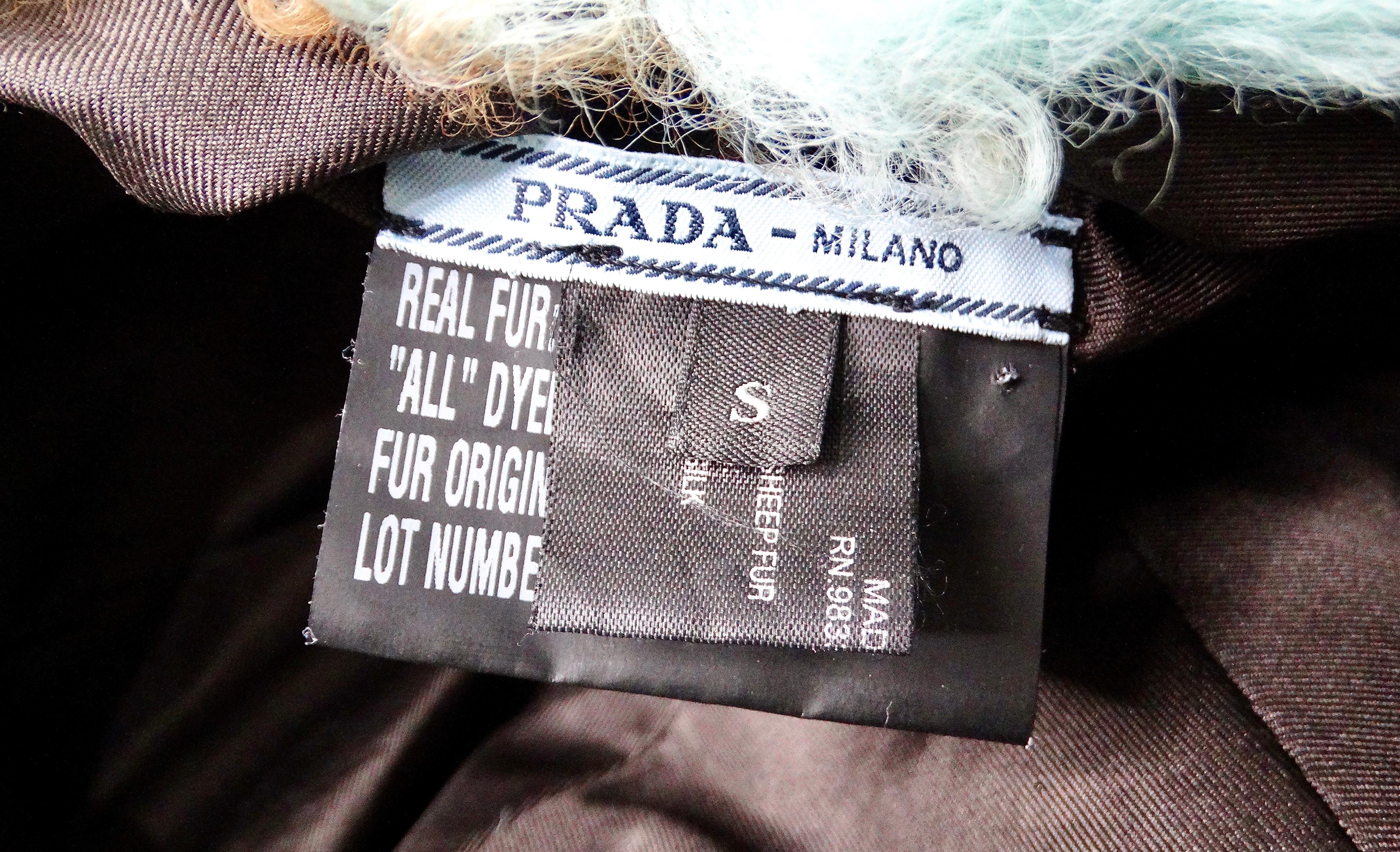 Prada Cappello da baseball in pelliccia di pecora tinta marrone e verde acqua in vendita 4