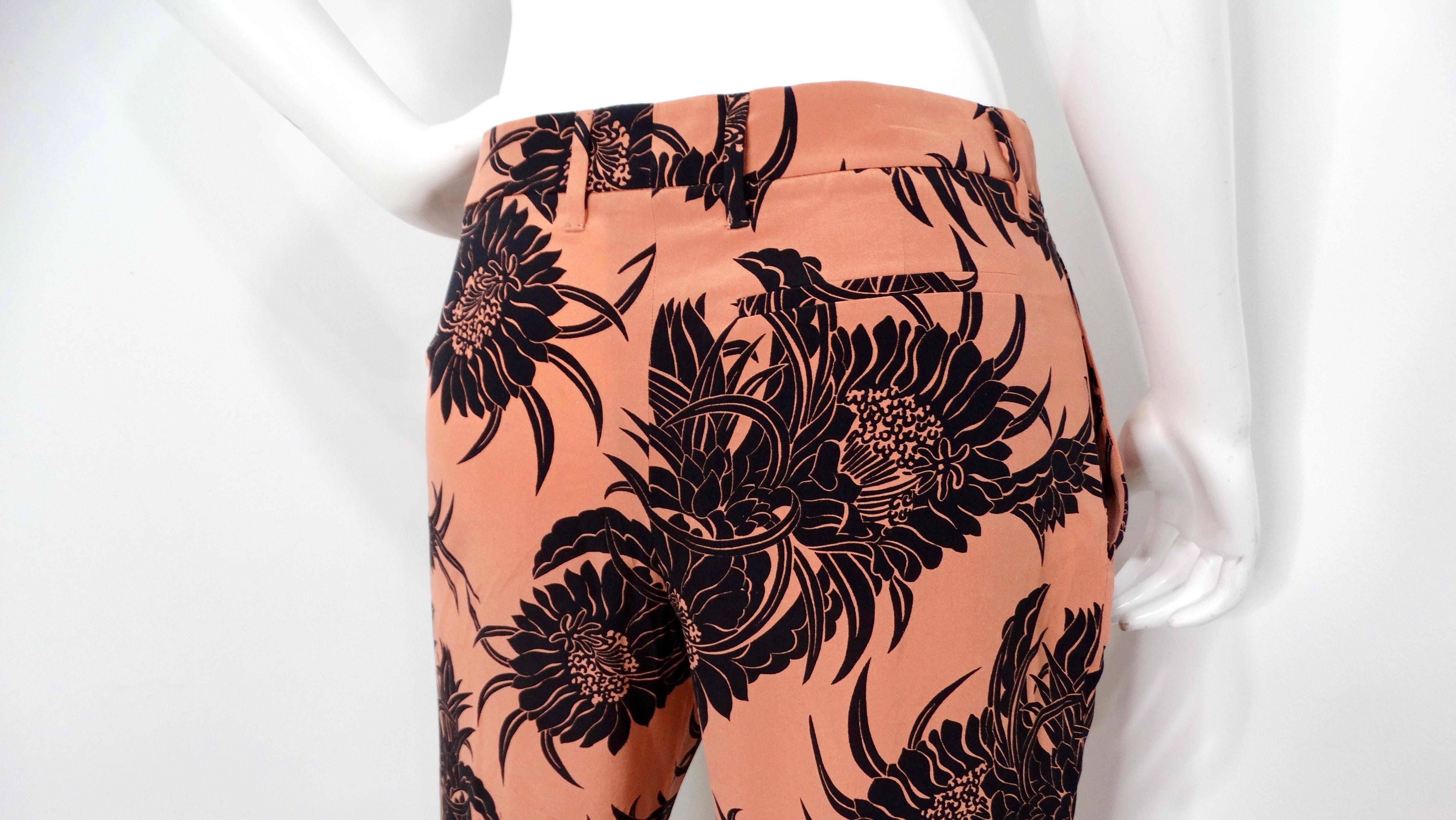 Pantalon court en soie imprimé hibiscus rose Prada circa 2014 en vente 2