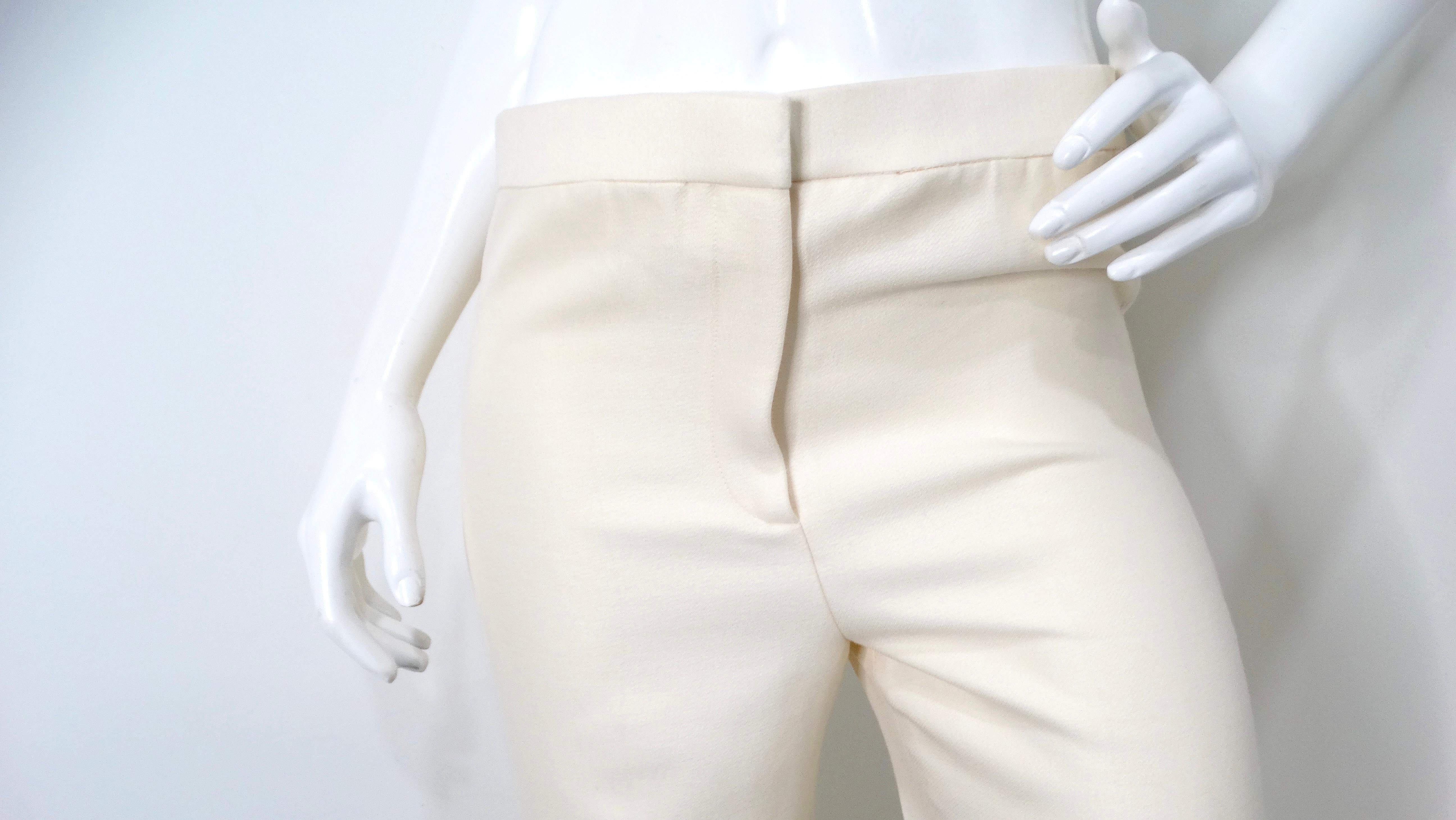 Beige Pantalon évasé à jambe large et à taille haute, crème, Celine en vente